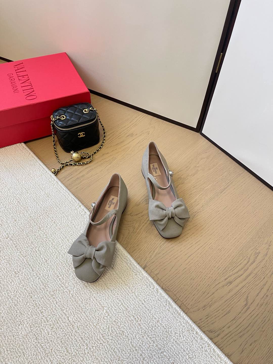 LuxluxHouse Best Quality Valentino Women Shoes