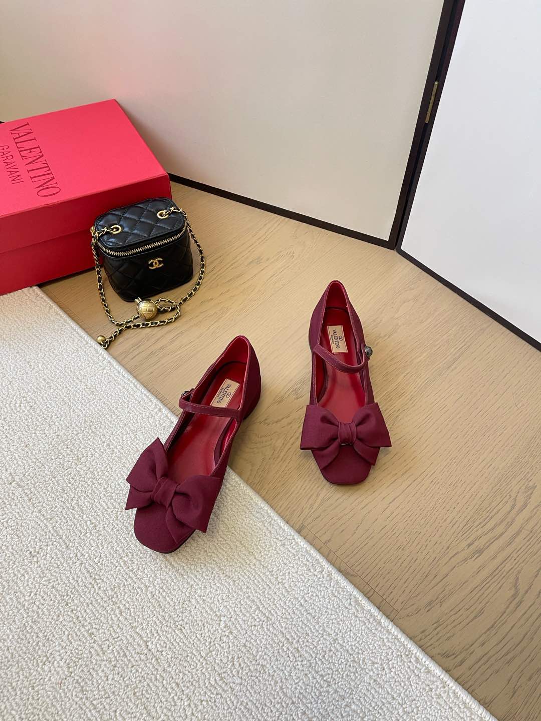 LuxluxHouse Best Quality Valentino Women Shoes