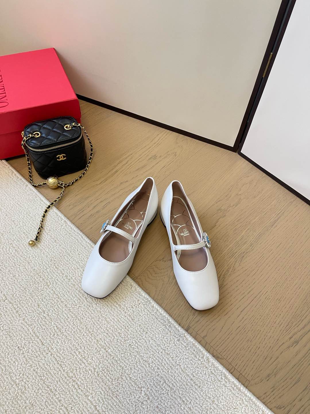 LuxluxHouse Best Quality Valentino Women Shoes