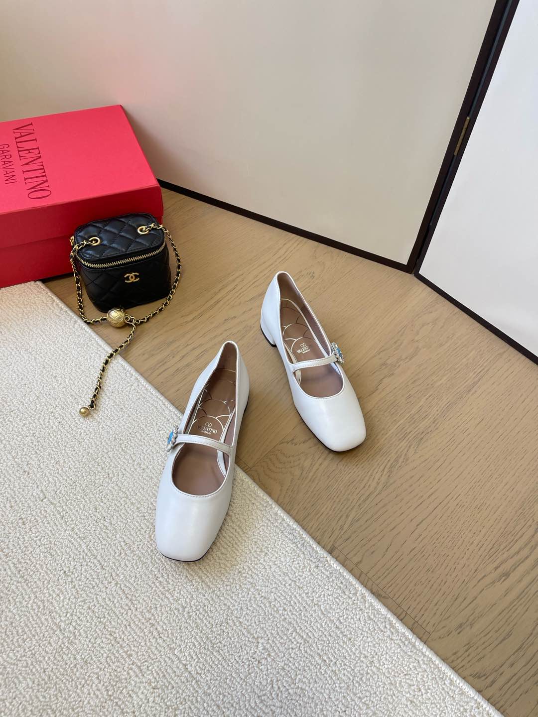 LuxluxHouse Best Quality Valentino Women Shoes