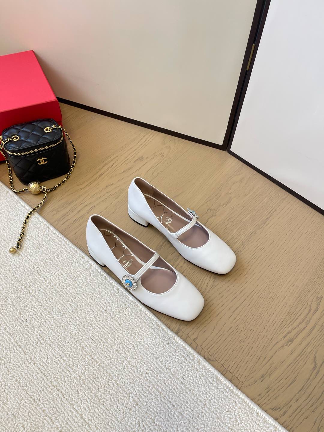 LuxluxHouse Best Quality Valentino Women Shoes