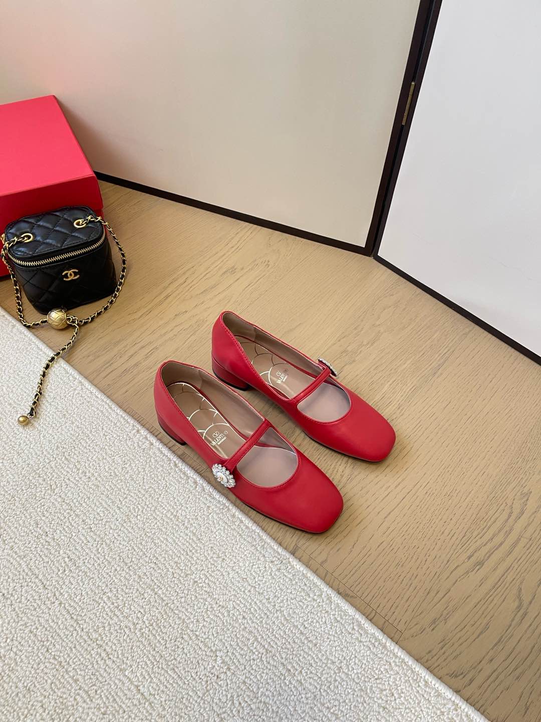 LuxluxHouse Best Quality Valentino Women Shoes
