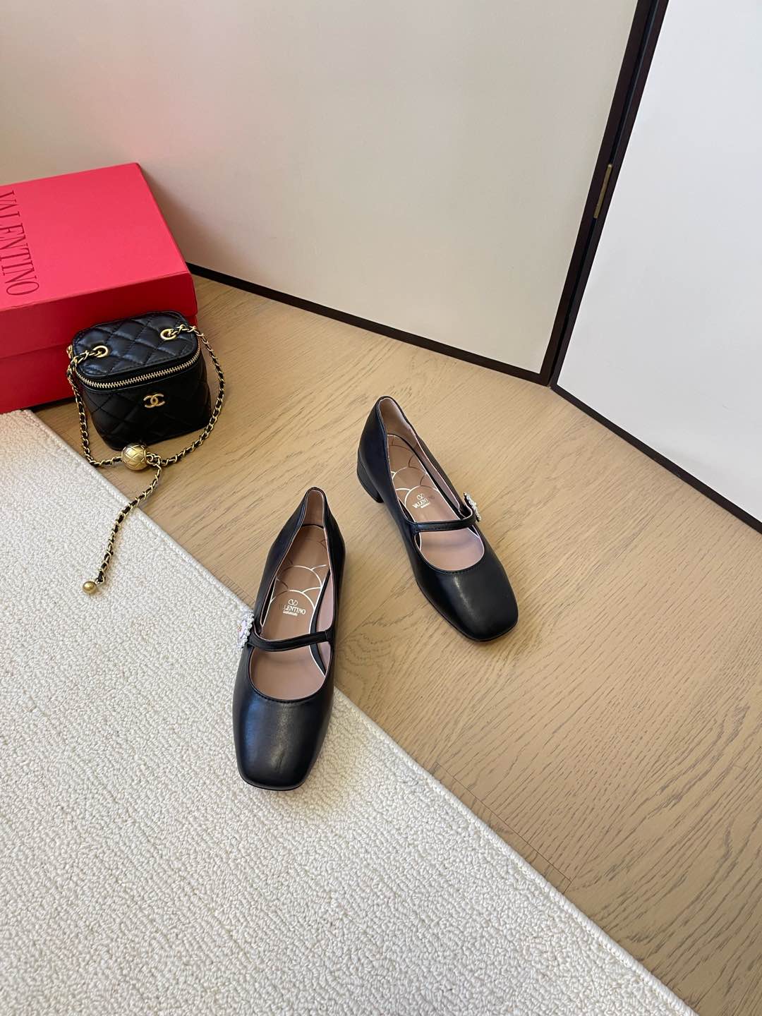 LuxluxHouse Best Quality Valentino Women Shoes