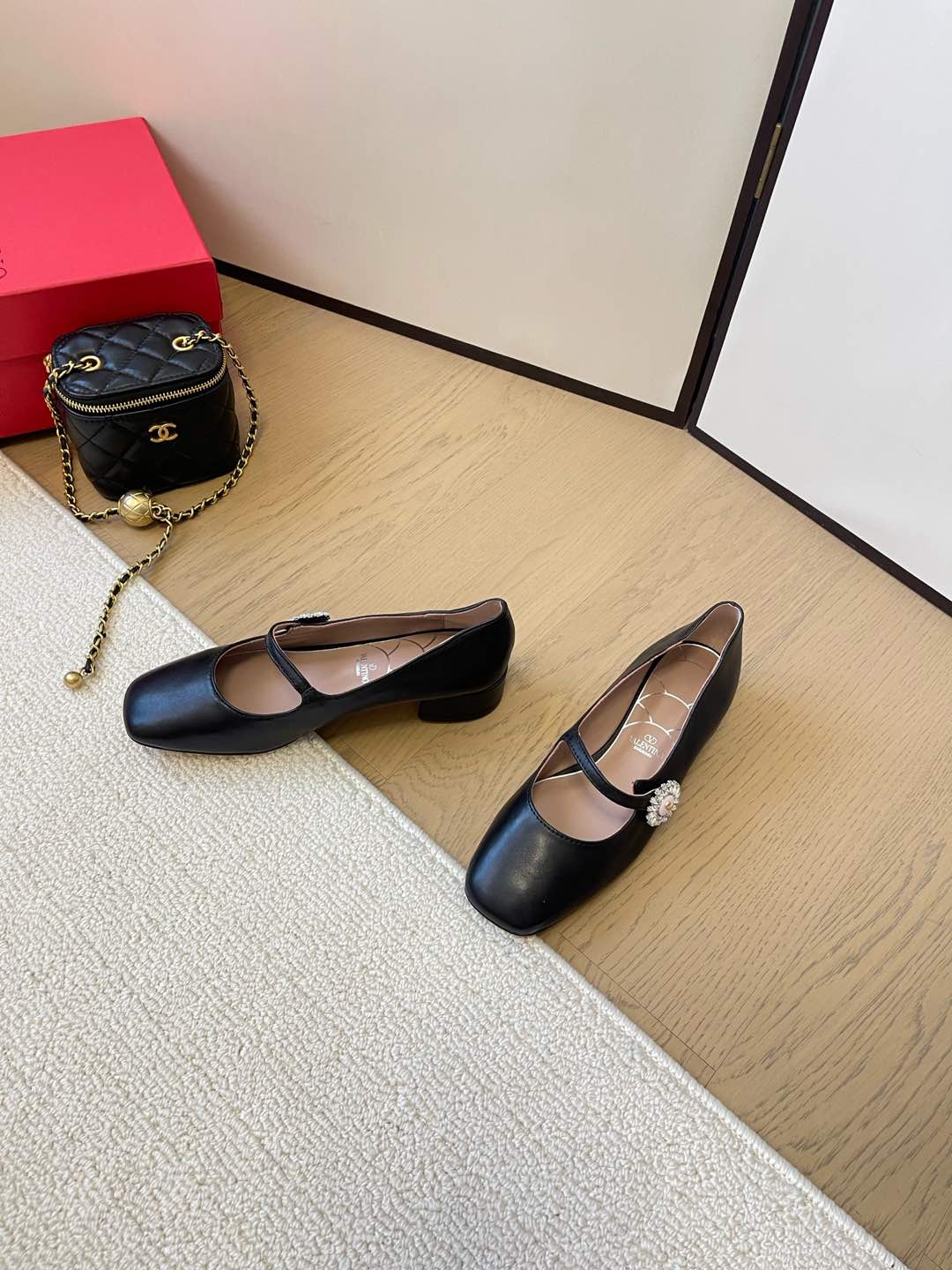 LuxluxHouse Best Quality Valentino Women Shoes