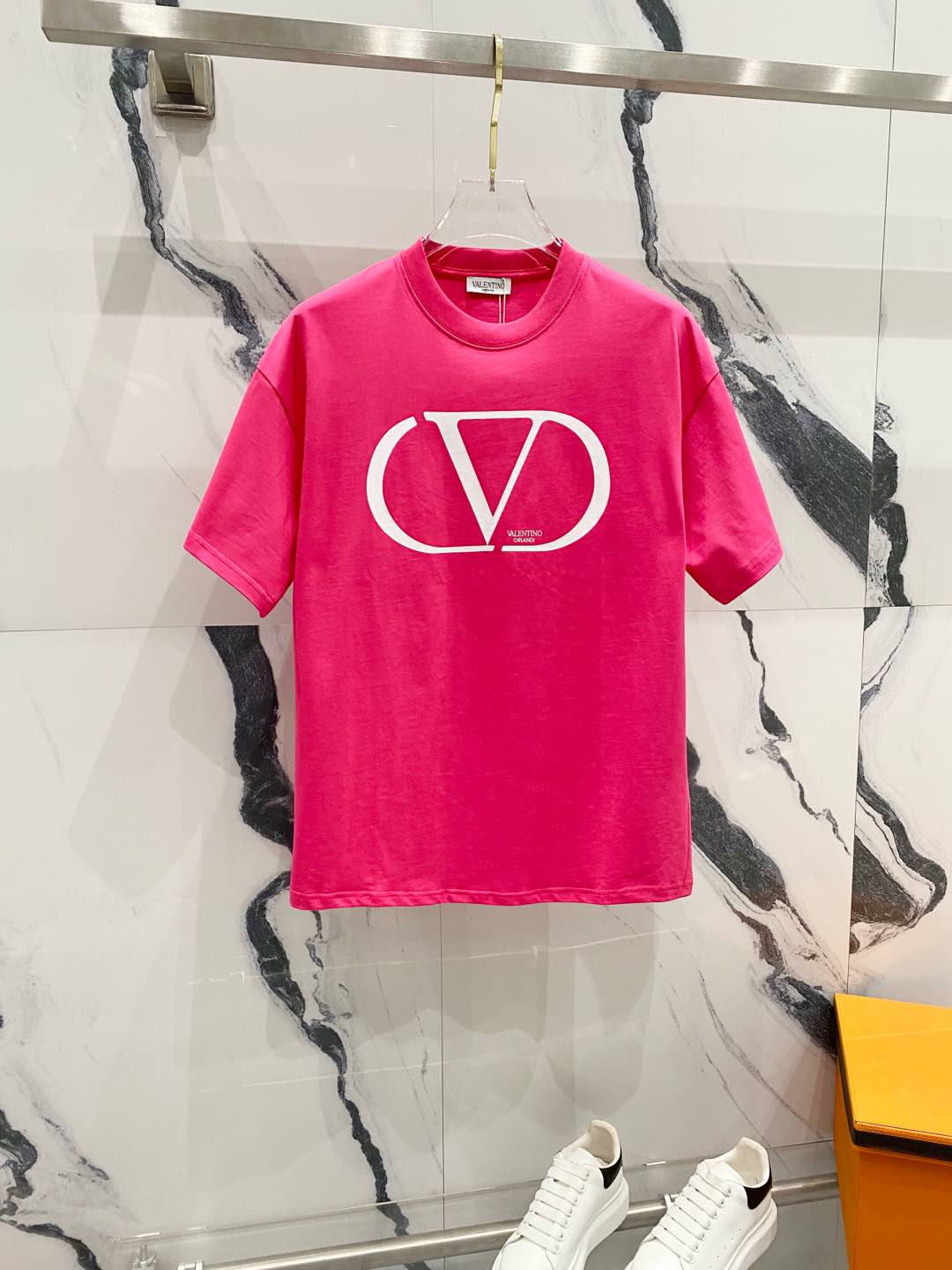 LuxluxHouse Best Quality Clothes Valentino T-shirt