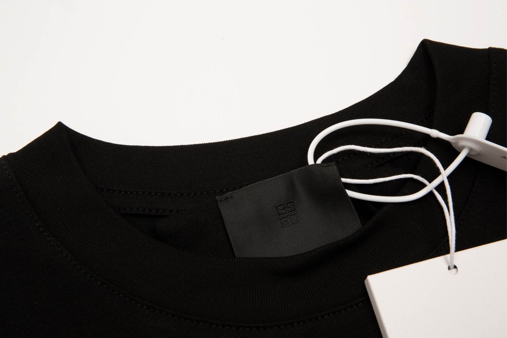 LuxluxHouse Best Quality Clothes Givenchy T-shirt