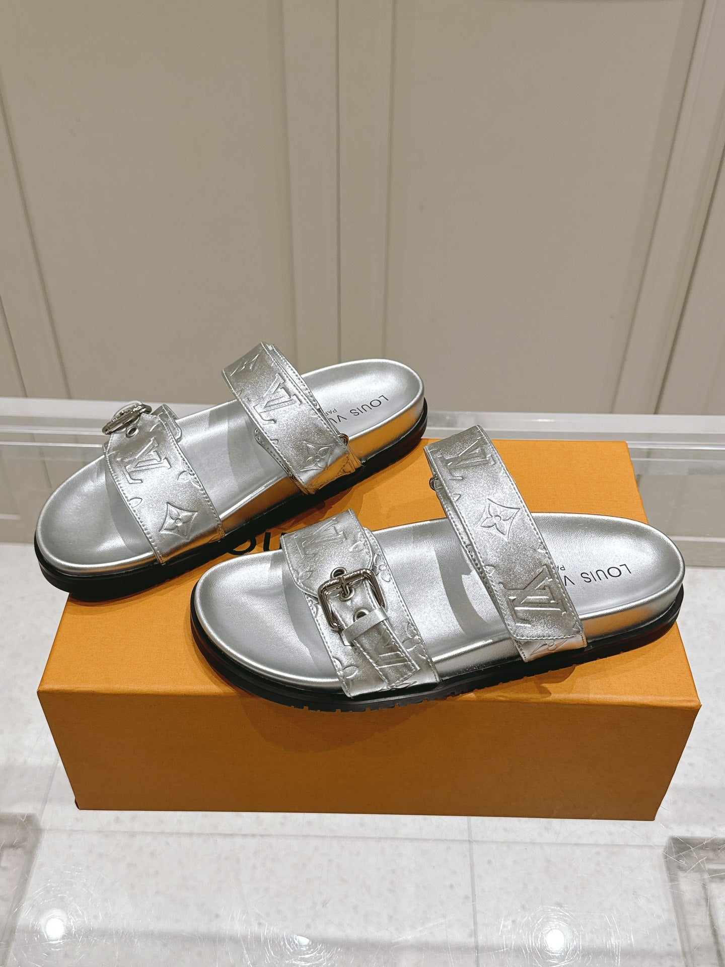 LuxluxHouse Best Quality Women Shoes Louis Vuitton