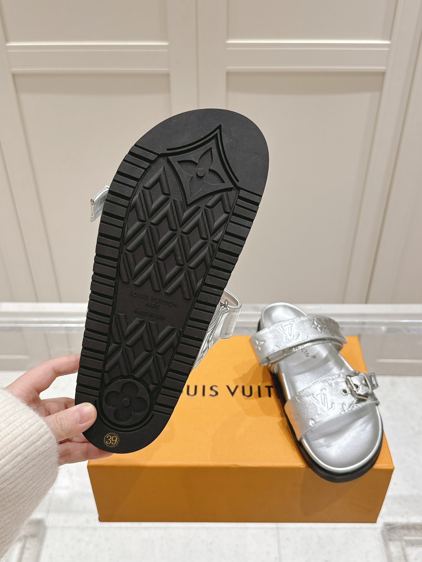 LuxluxHouse Best Quality Women Shoes Louis Vuitton