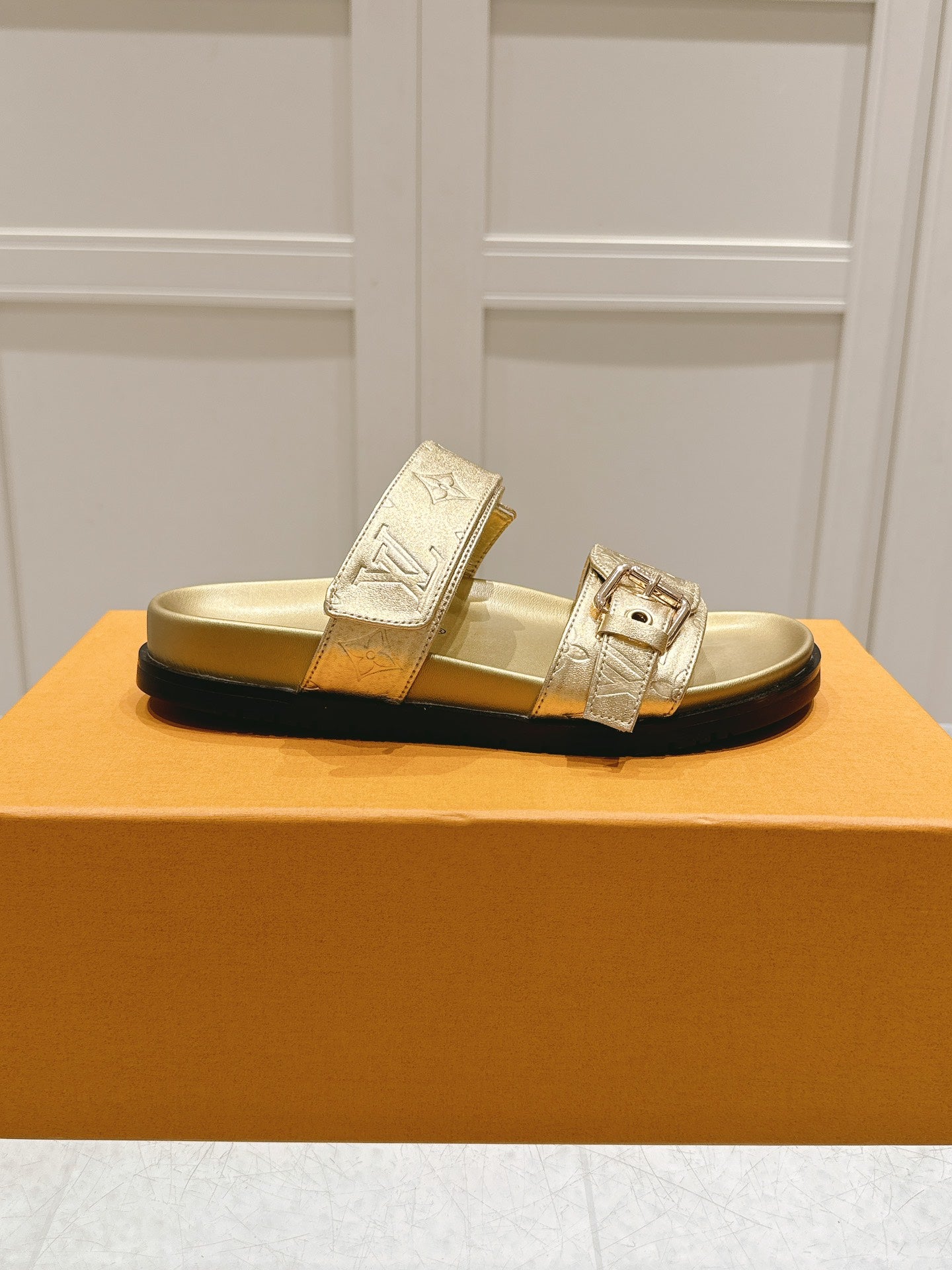 LuxluxHouse Best Quality Women Shoes Louis Vuitton