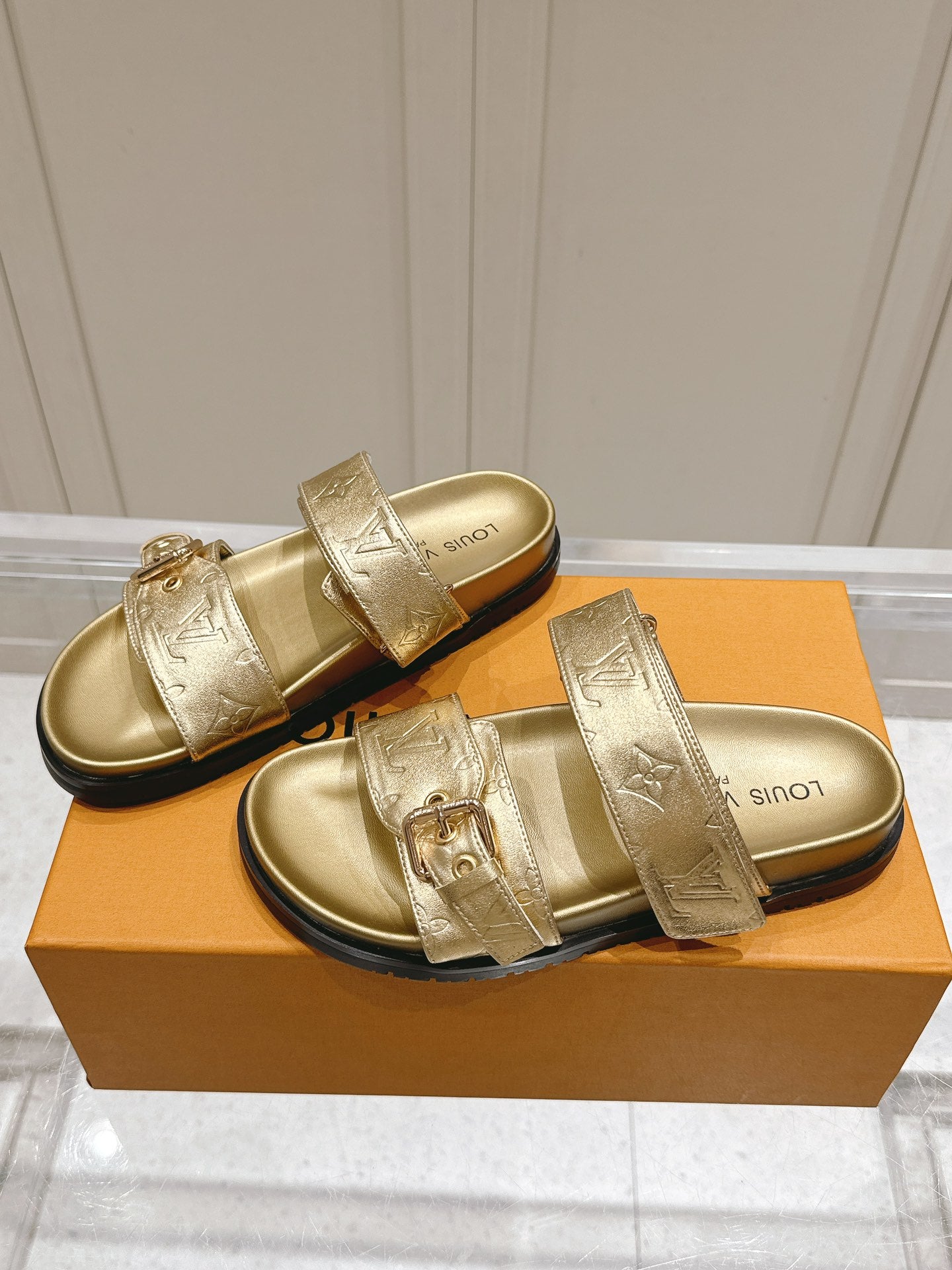 LuxluxHouse Best Quality Women Shoes Louis Vuitton