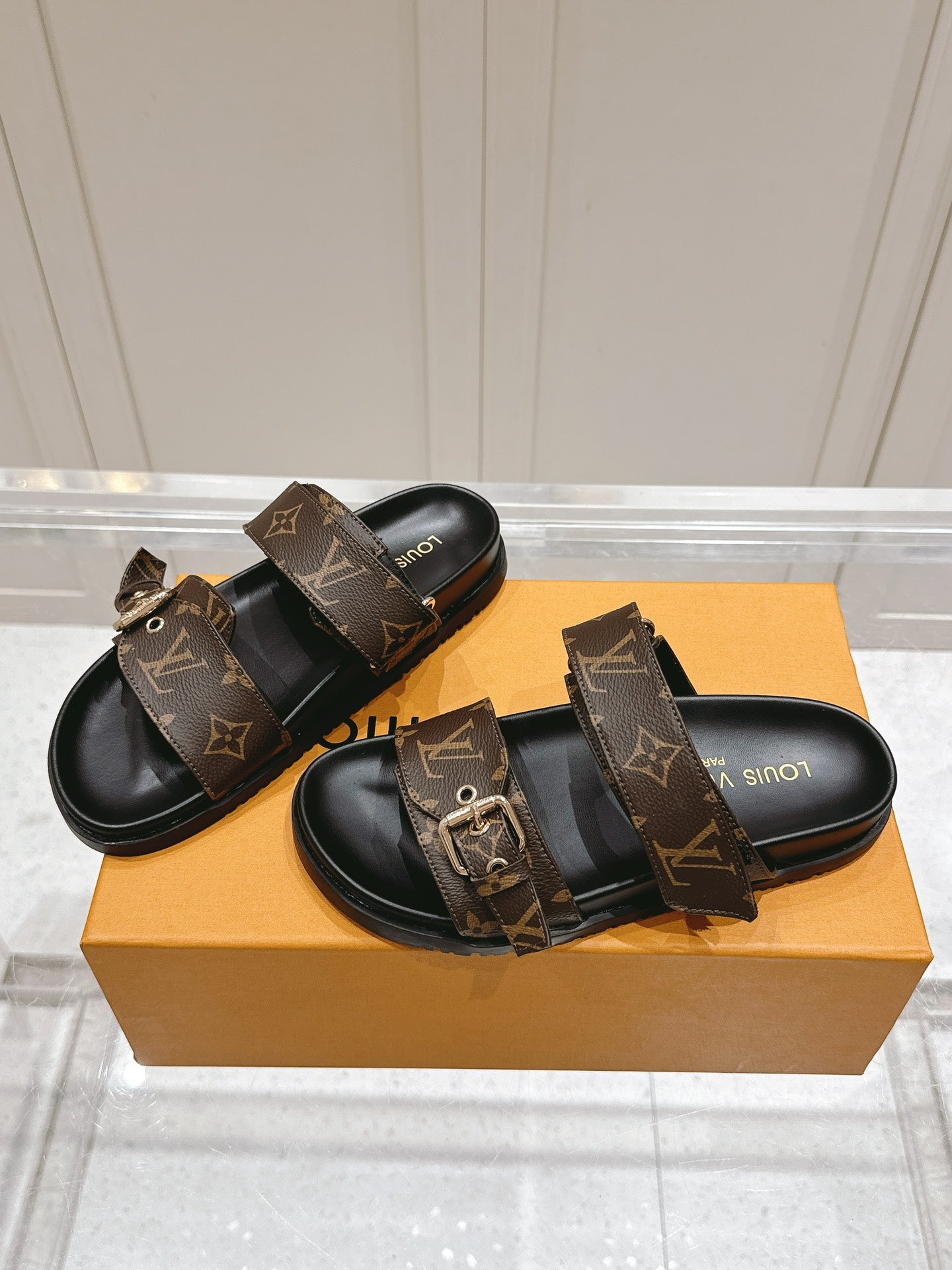LuxluxHouse Best Quality Women Shoes Louis Vuitton