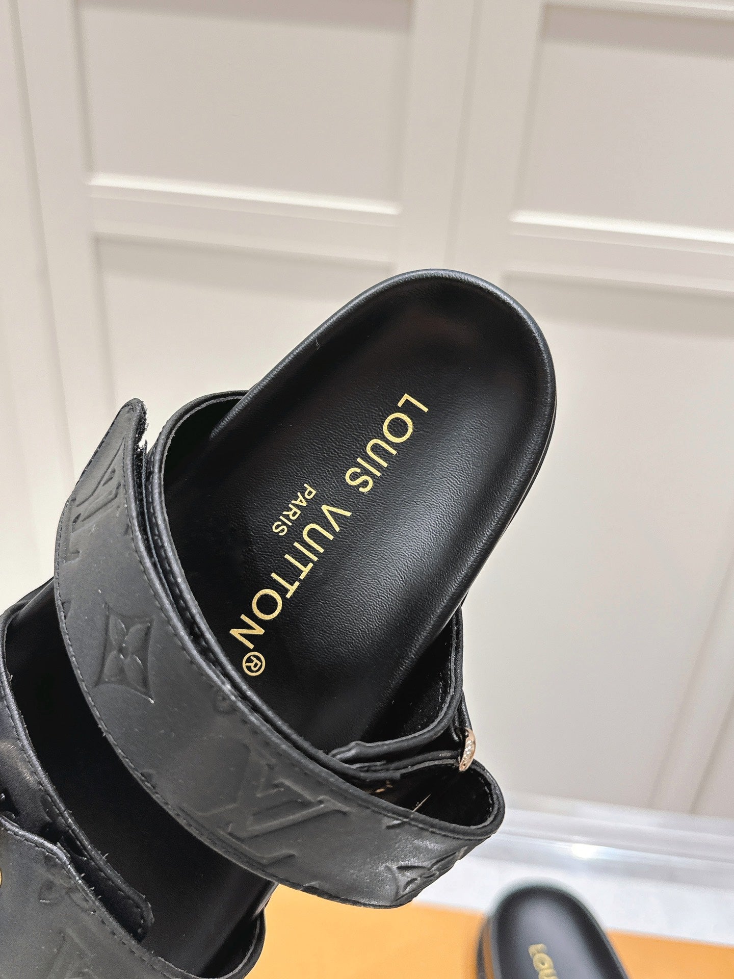 LuxluxHouse Best Quality Women Shoes Louis Vuitton