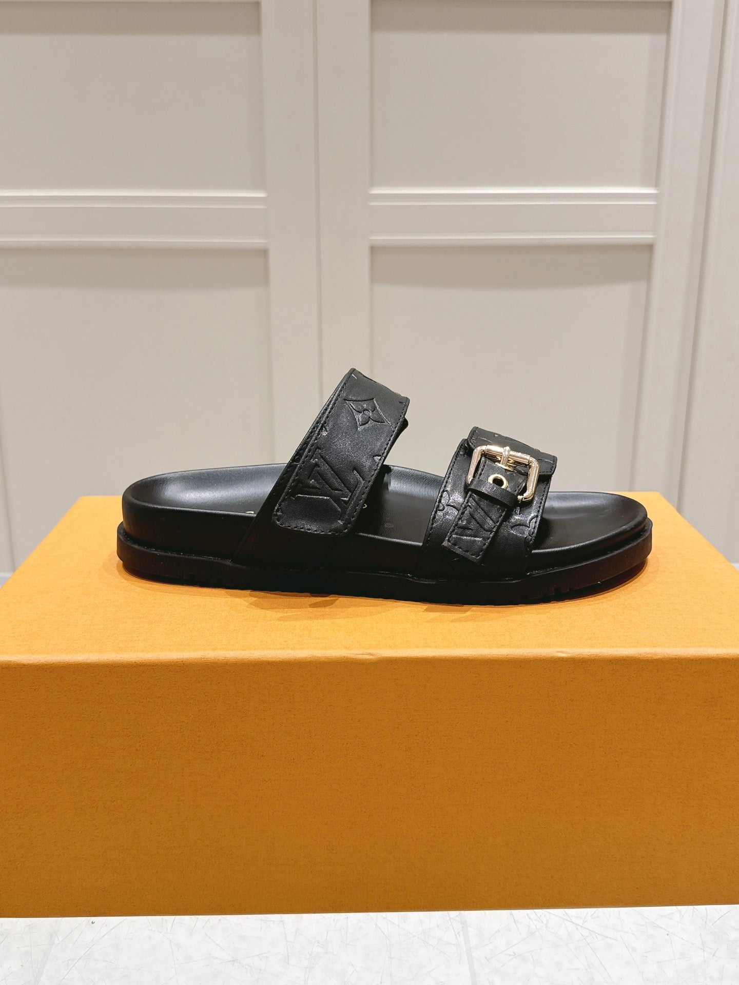 LuxluxHouse Best Quality Women Shoes Louis Vuitton