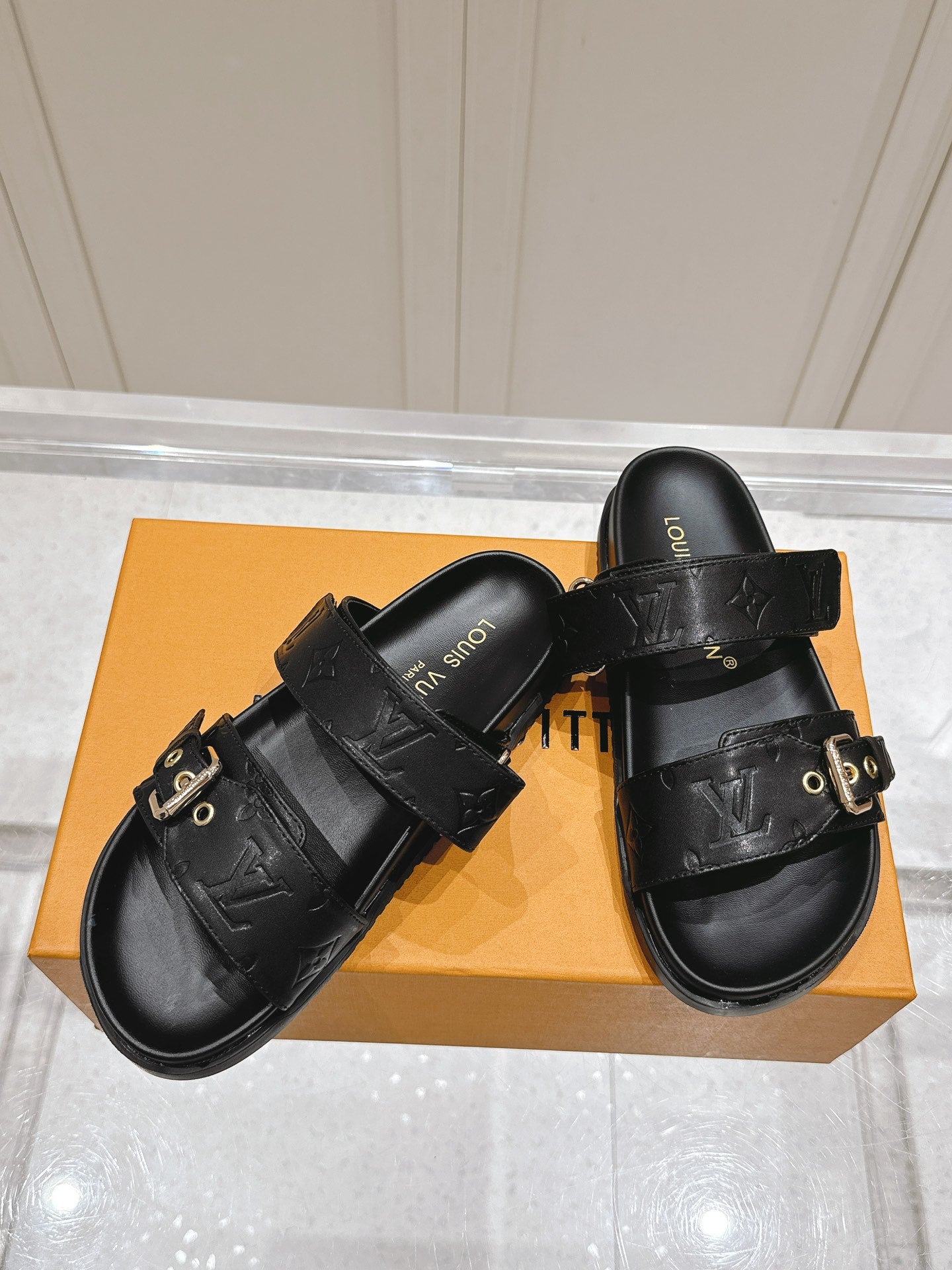 LuxluxHouse Best Quality Women Shoes Louis Vuitton