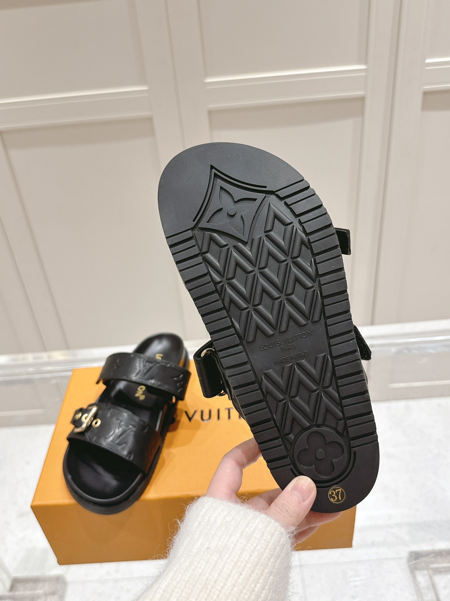 LuxluxHouse Best Quality Women Shoes Louis Vuitton