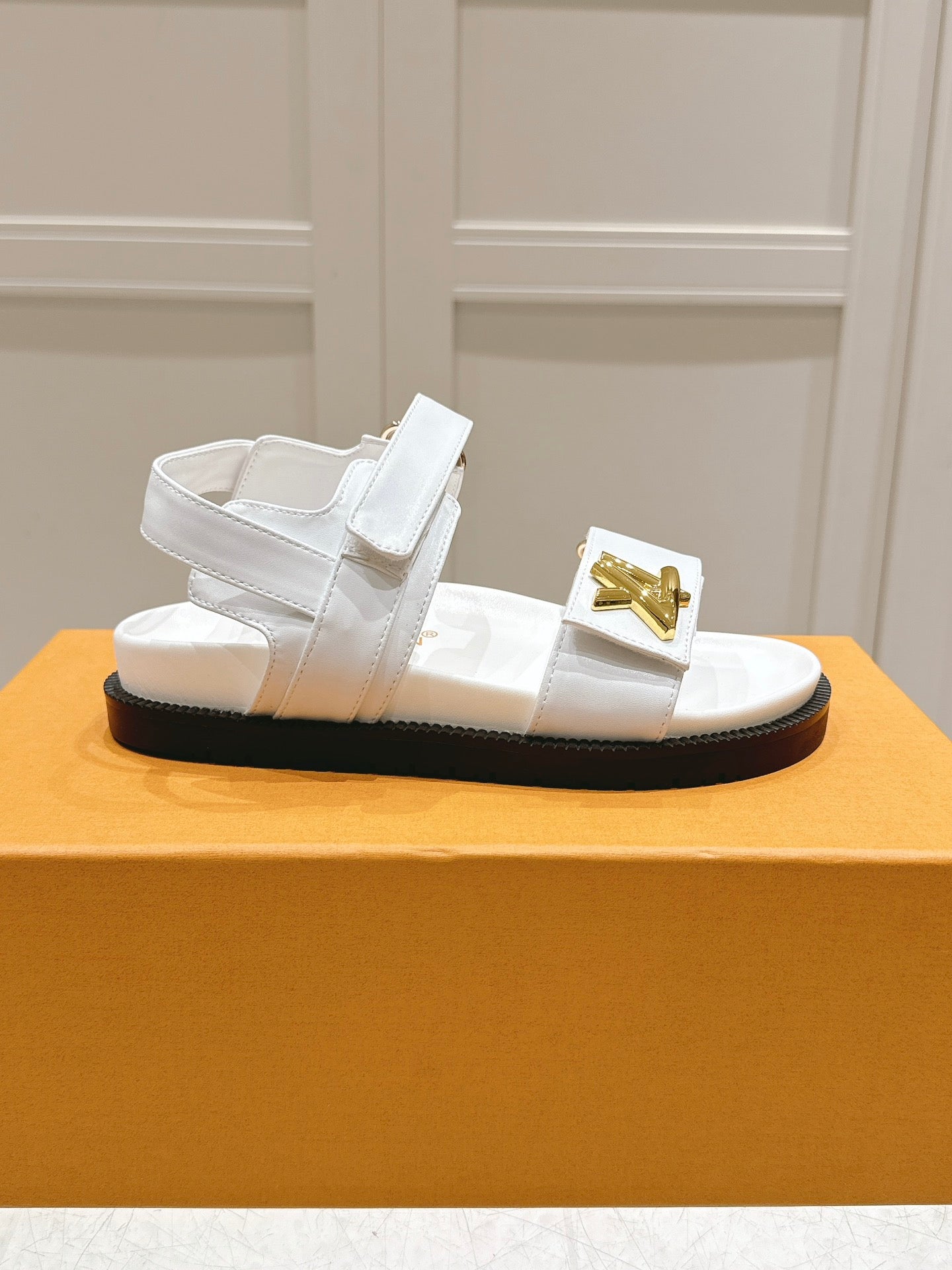 LuxluxHouse Best Quality Women Shoes Louis Vuitton
