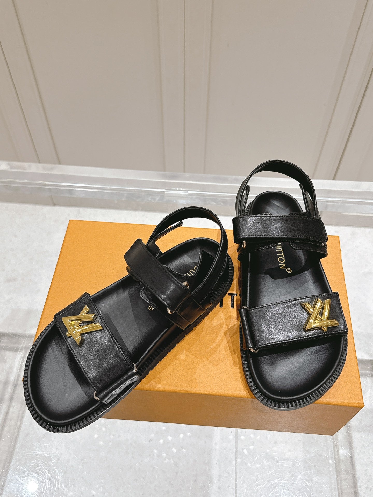 LuxluxHouse Best Quality Women Shoes Louis Vuitton