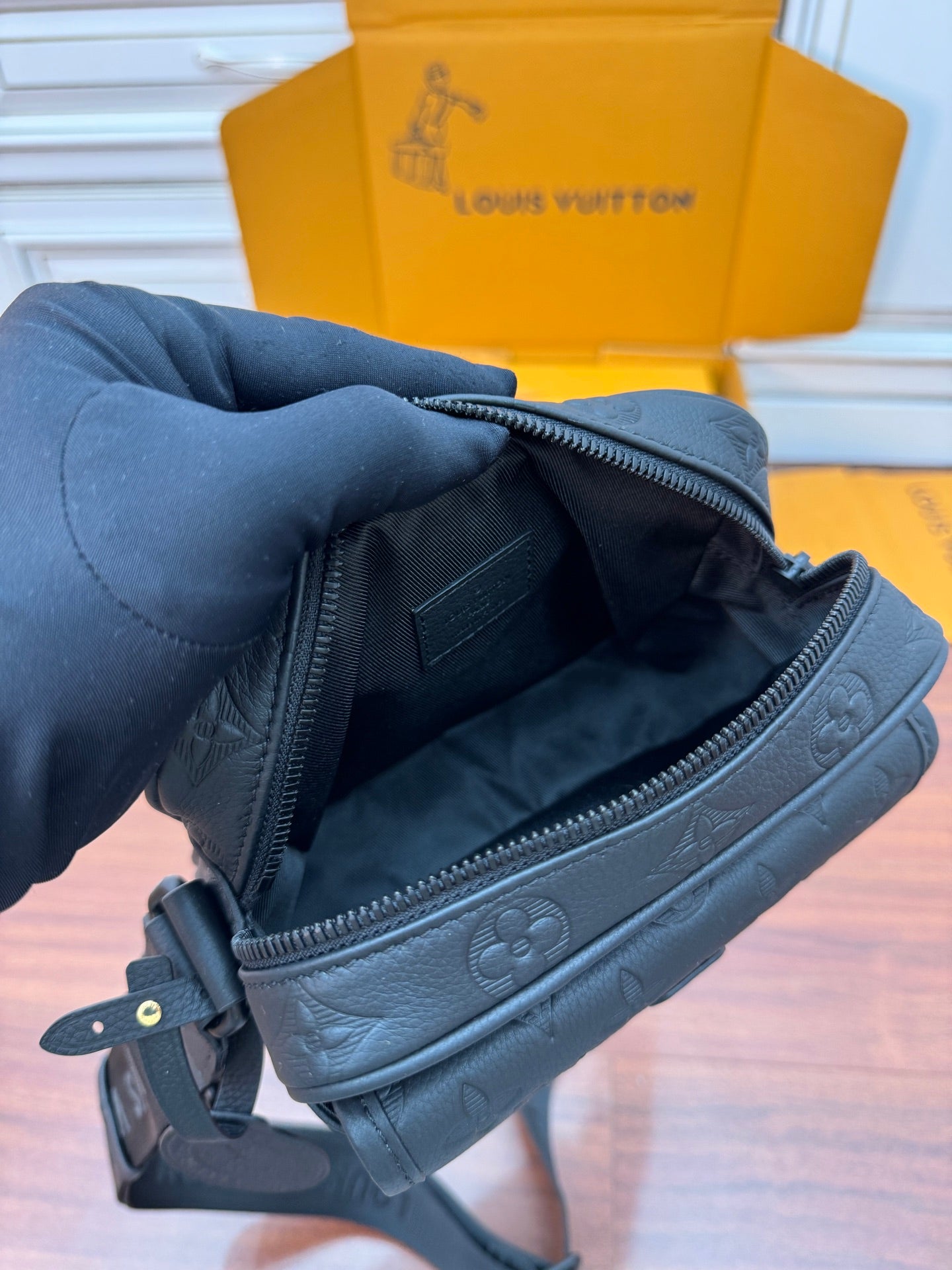 LuxluxHouse Best Quality Bags Best Louis Vuitton Men