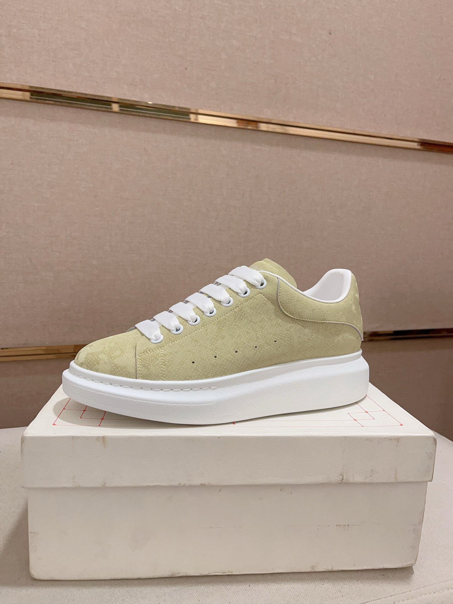 LuxluxHouse Best Quality Shoes Alexander McQueen