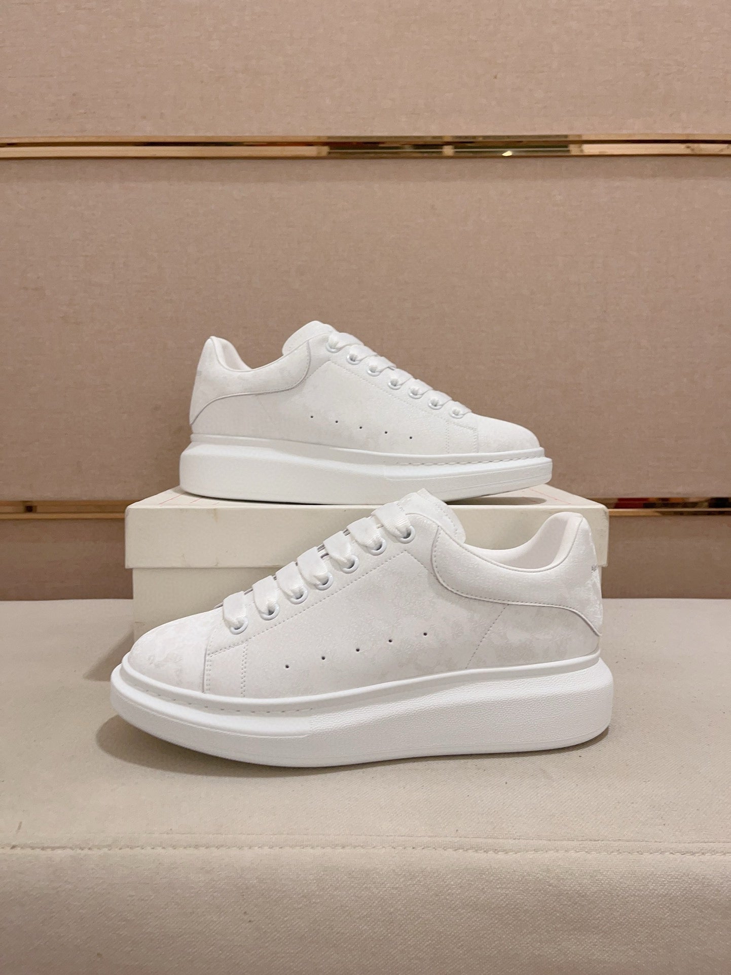 LuxluxHouse Best Quality Shoes Alexander McQueen