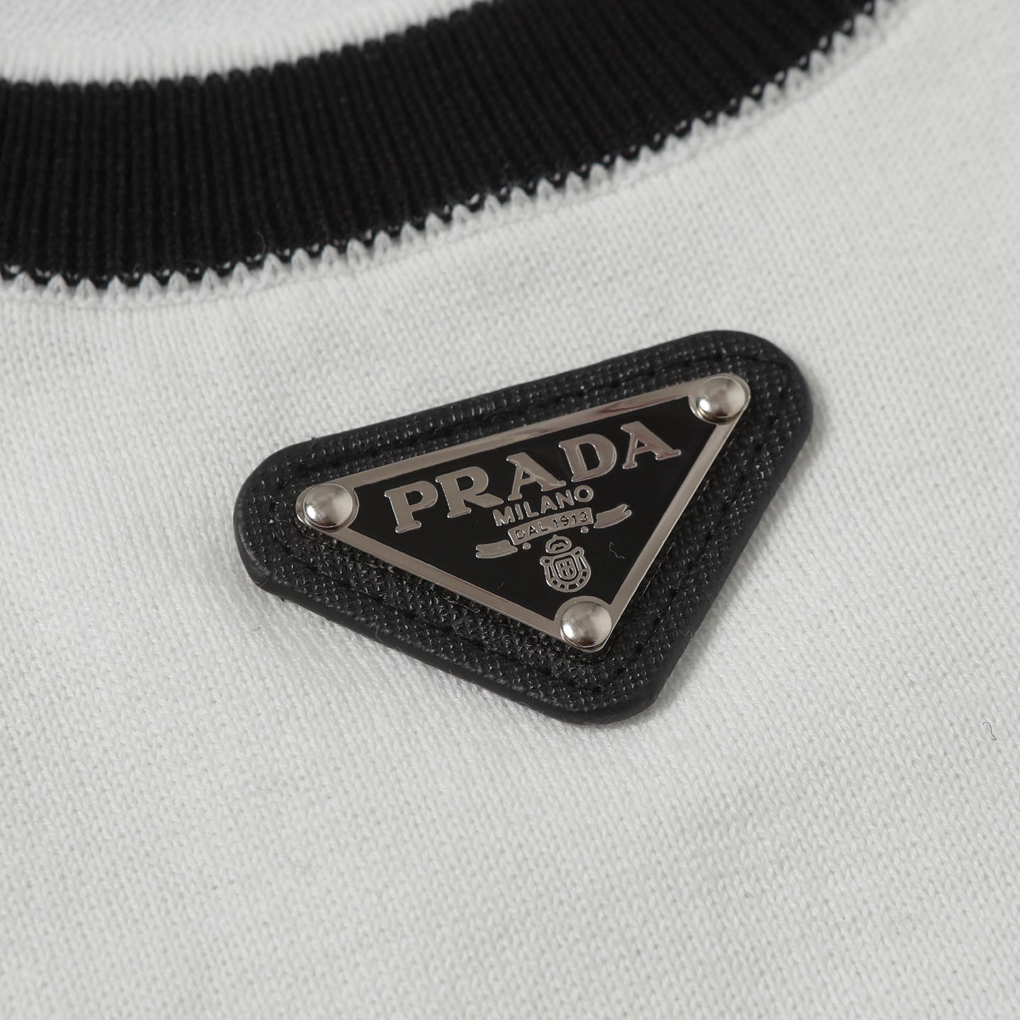 LuxluxHouse Best Quality Clothes T-shirt Prada