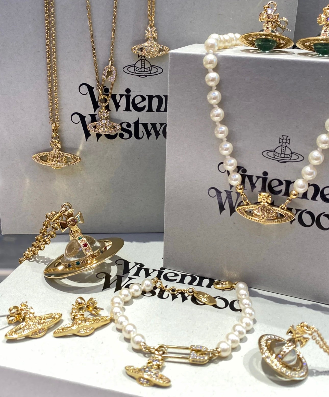 LuxluxHouse Best Quality Accessories Earrings Bracelet Vivienne Westwood Necklace