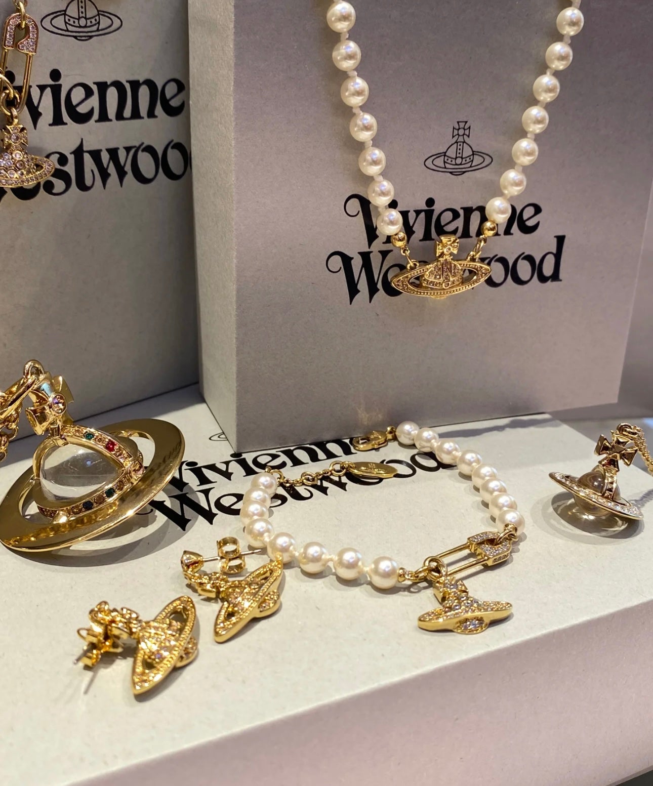 LuxluxHouse Best Quality Accessories Earrings Bracelet Vivienne Westwood Necklace