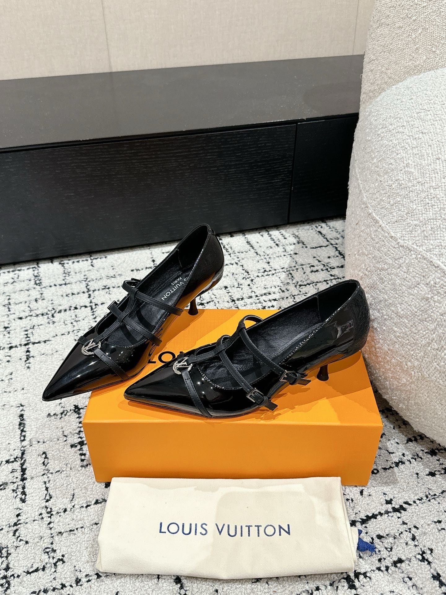 LuxluxHouse Best Quality Women Shoes Louis Vuitton