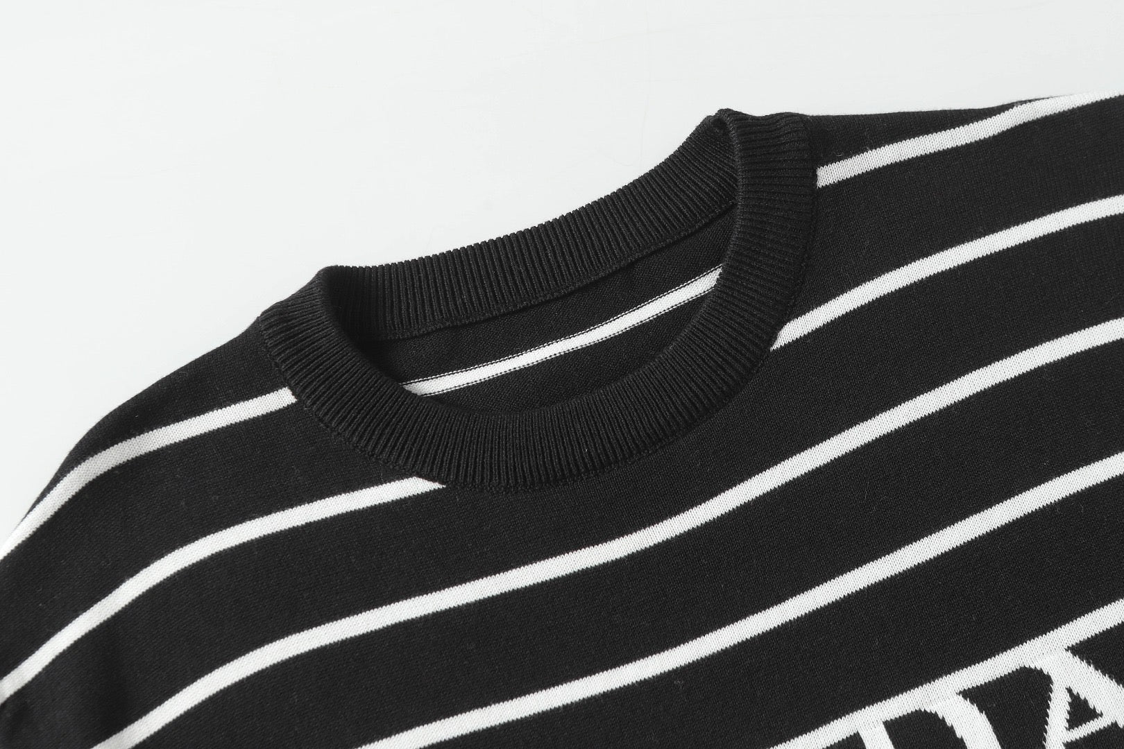 LuxluxHouse Best Quality Clothes T-shirt Prada