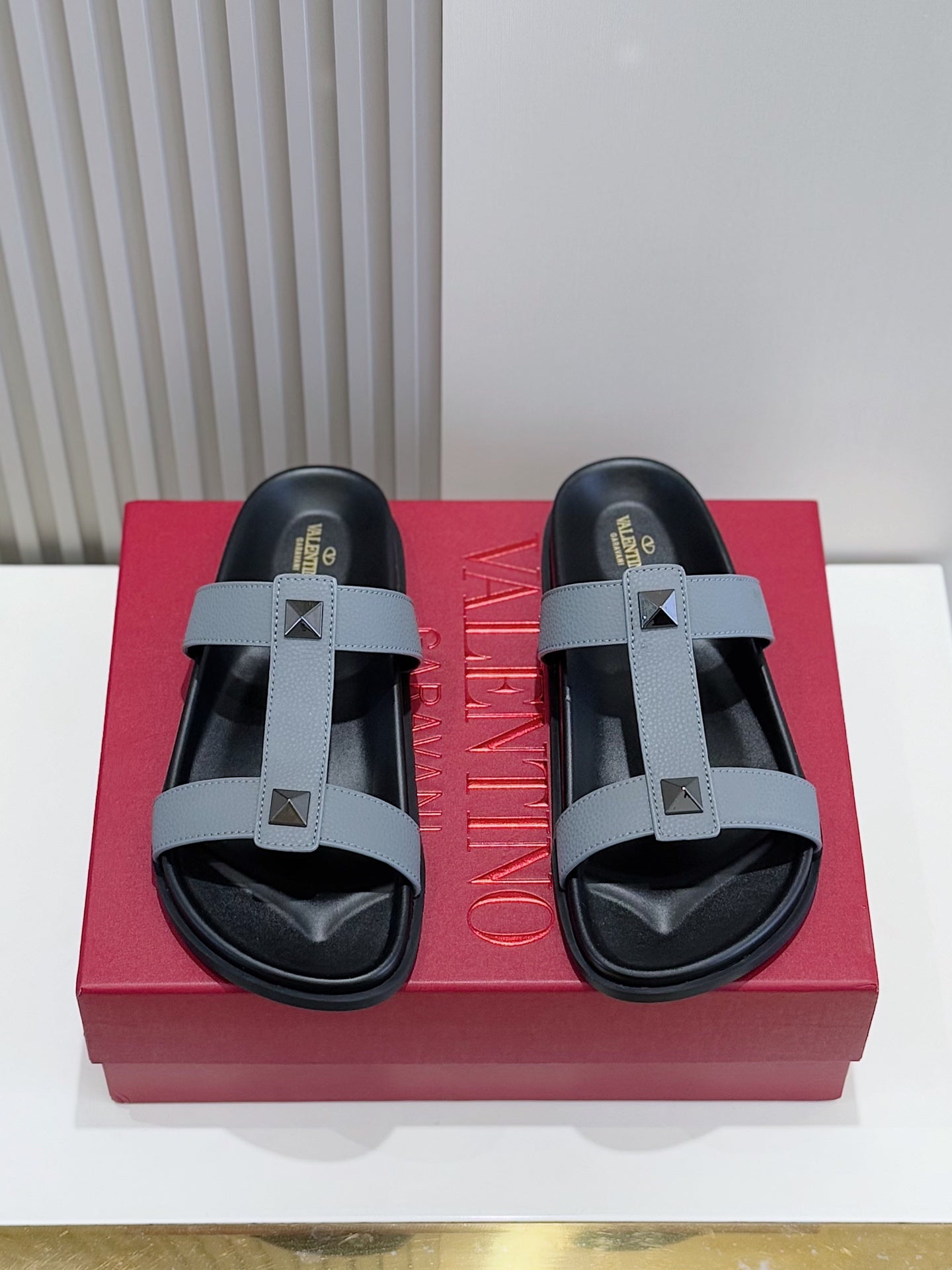 LuxluxHouse Best Quality Sandals Valentino