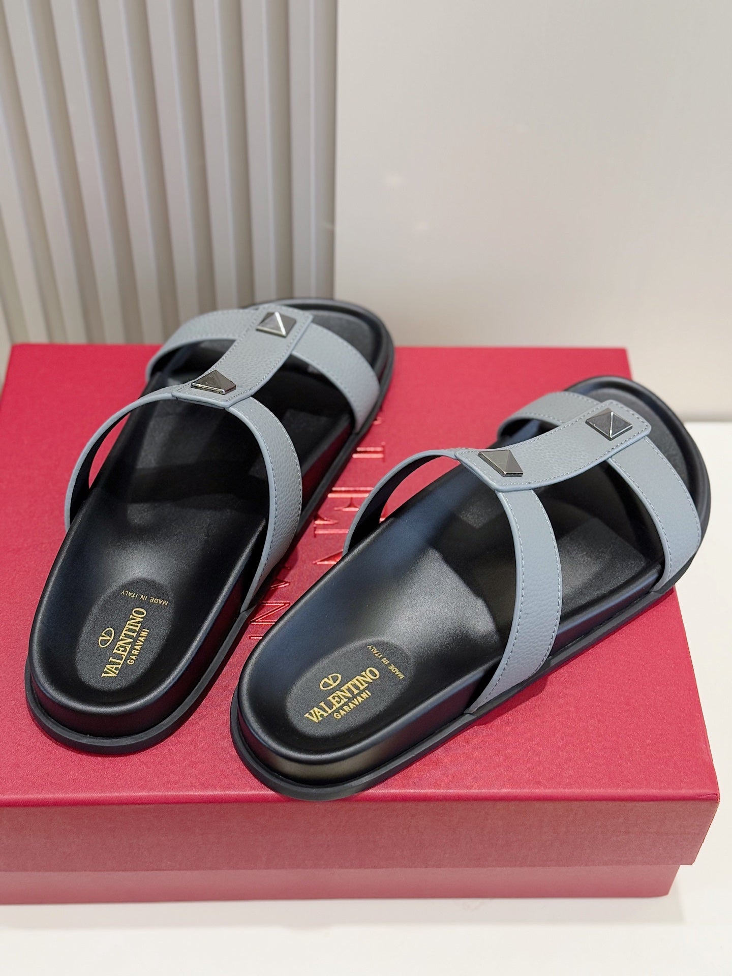 LuxluxHouse Best Quality Sandals Valentino