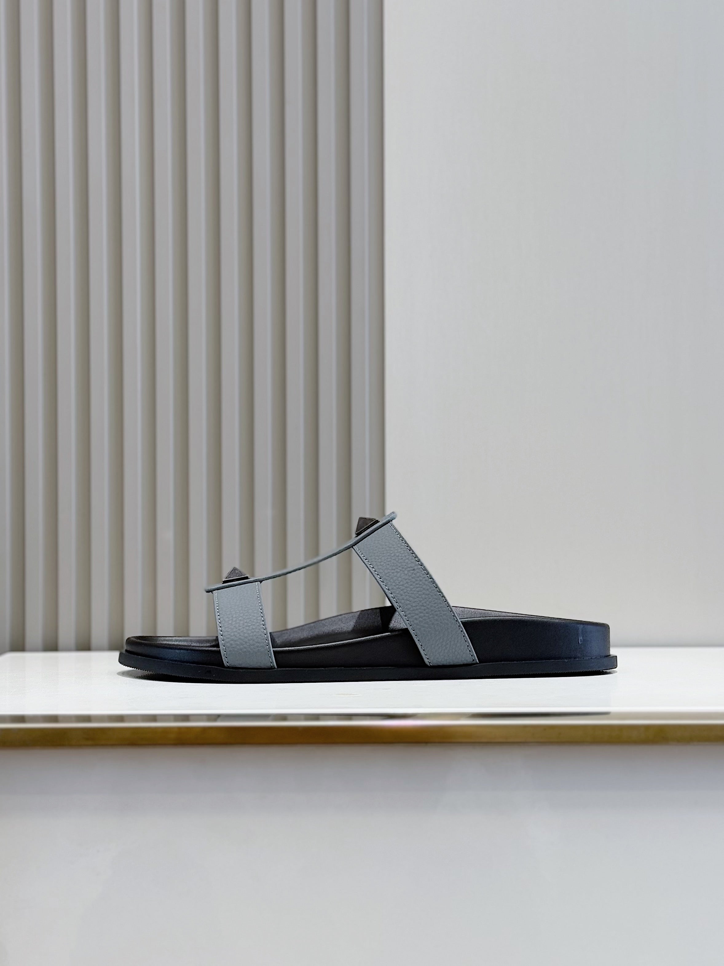 LuxluxHouse Best Quality Sandals Valentino