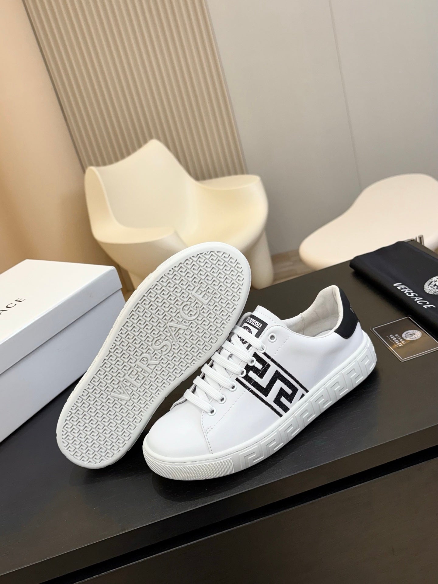 LuxluxHouse Best Quality Shoes Versace