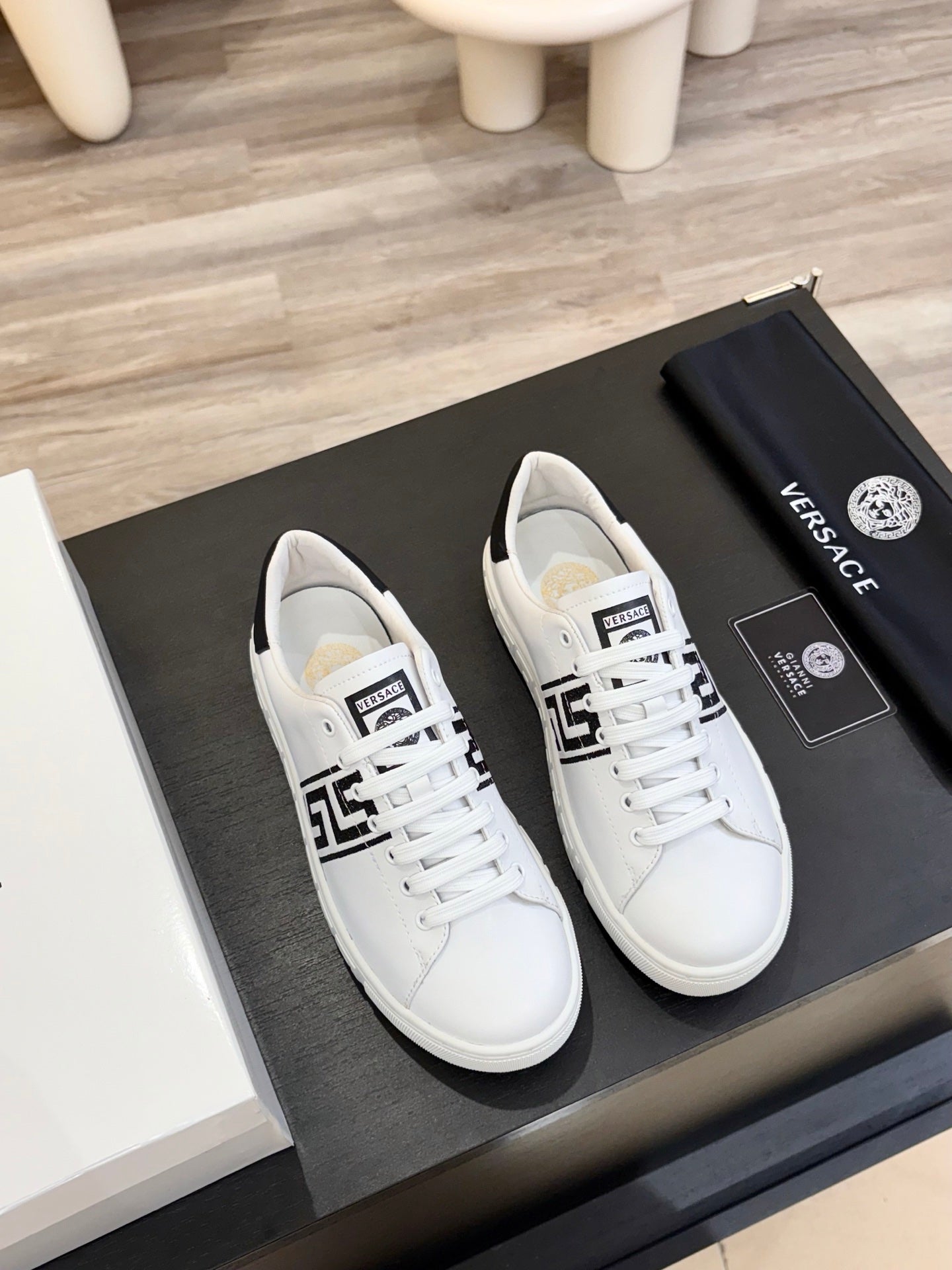 LuxluxHouse Best Quality Shoes Versace