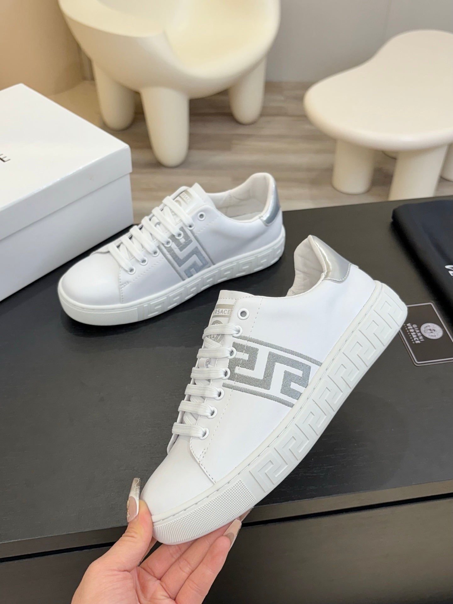LuxluxHouse Best Quality Shoes Versace