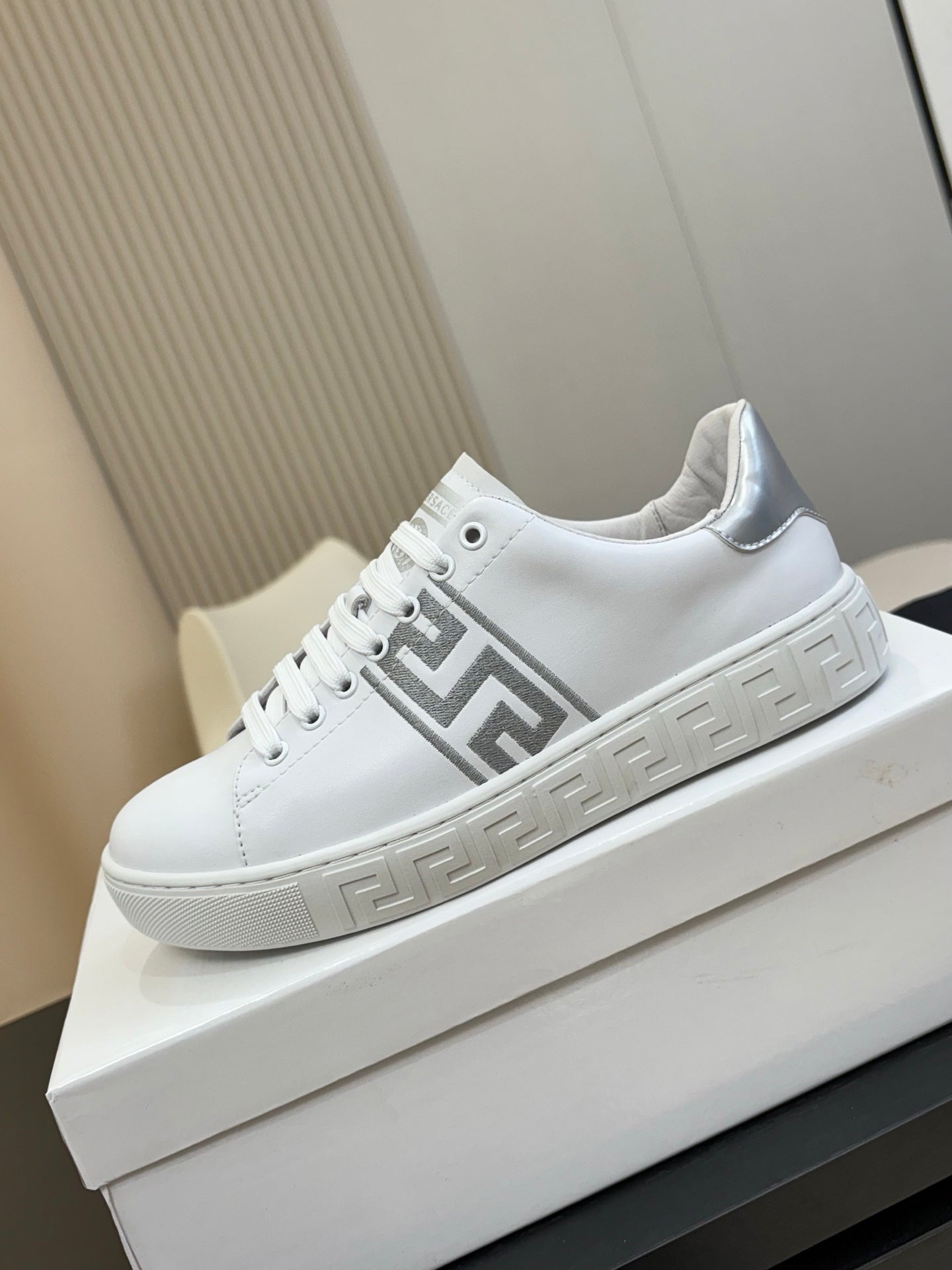 LuxluxHouse Best Quality Shoes Versace