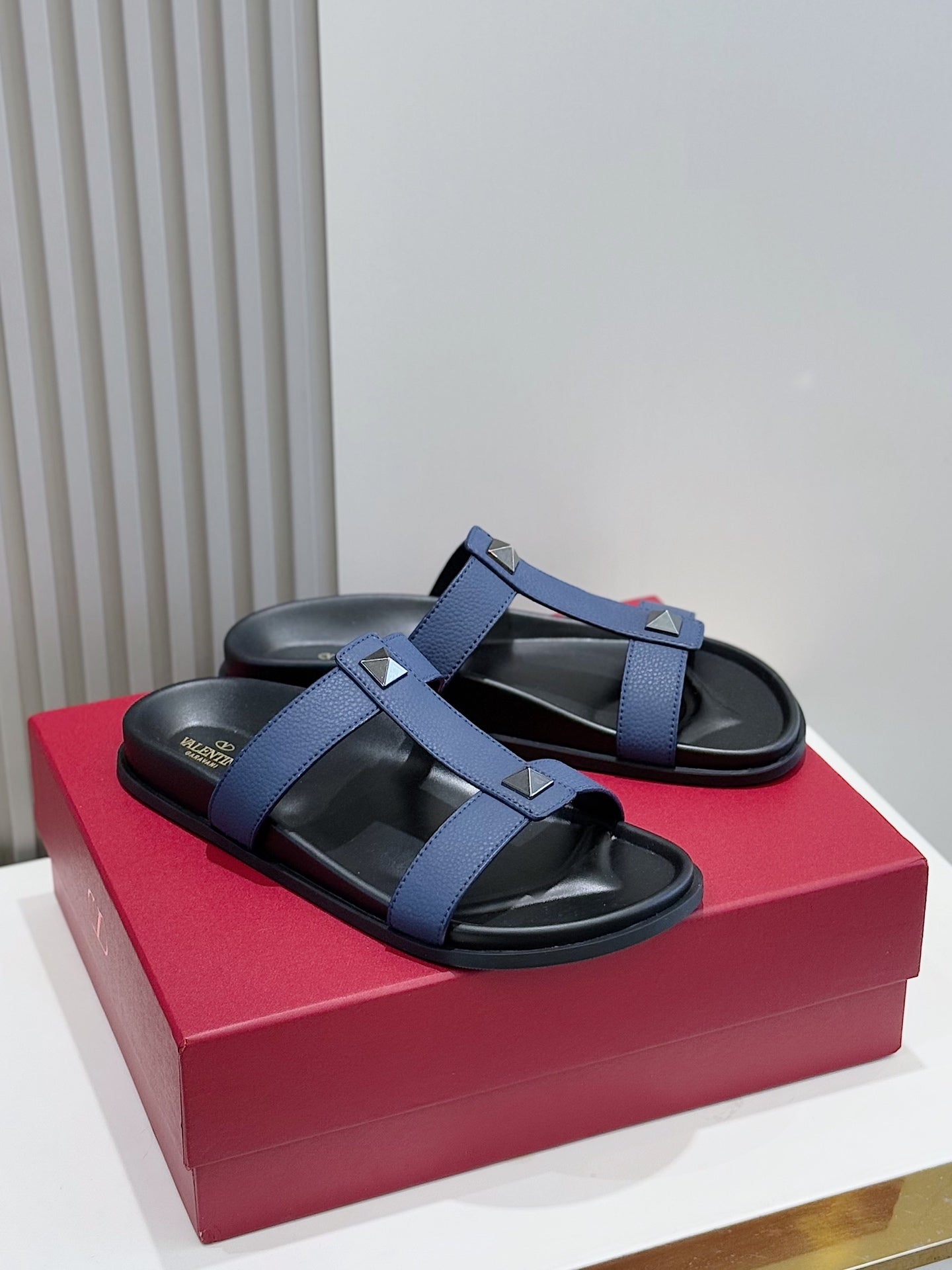 LuxluxHouse Best Quality Sandals Valentino