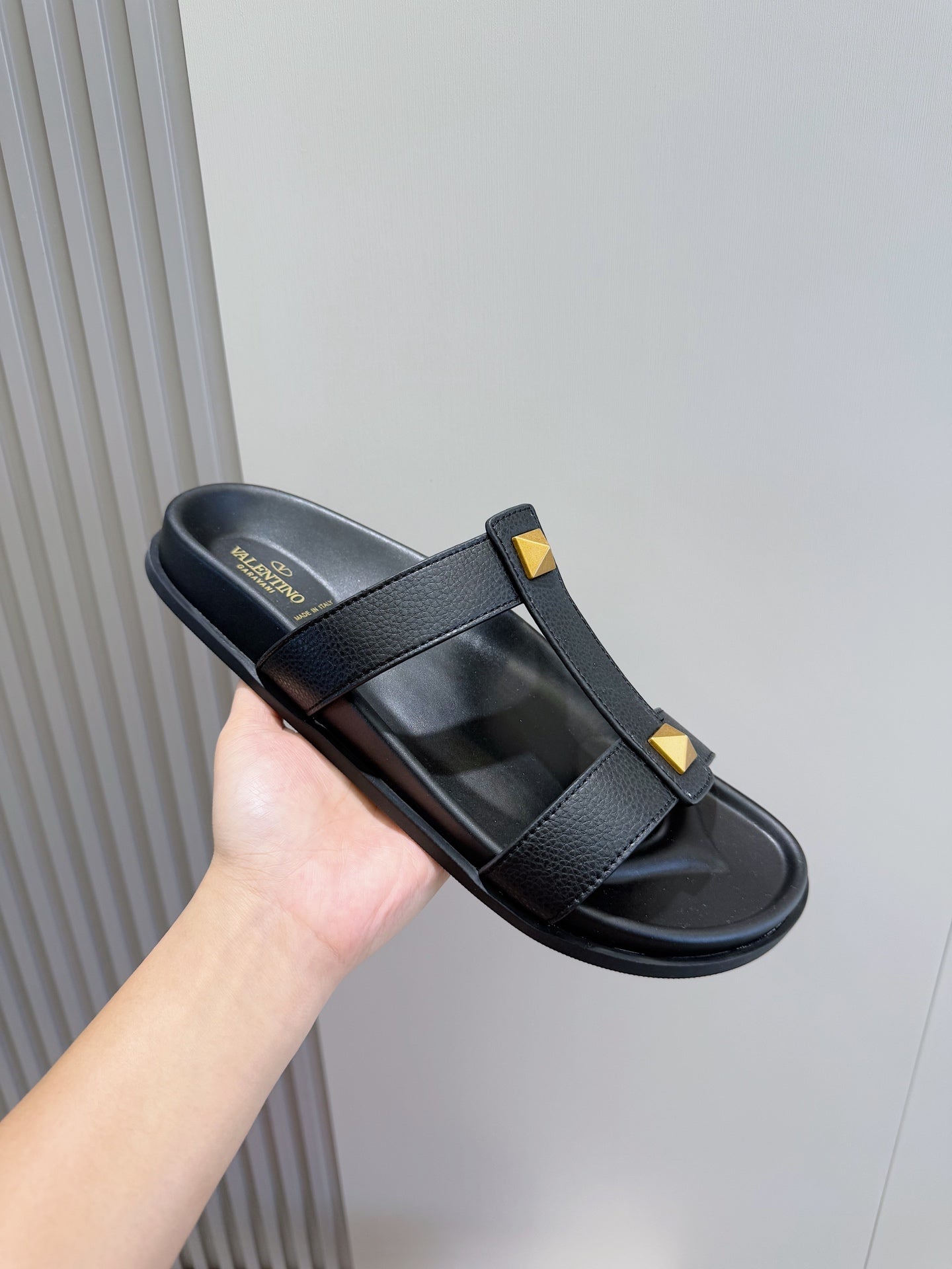 LuxluxHouse Best Quality Sandals Valentino
