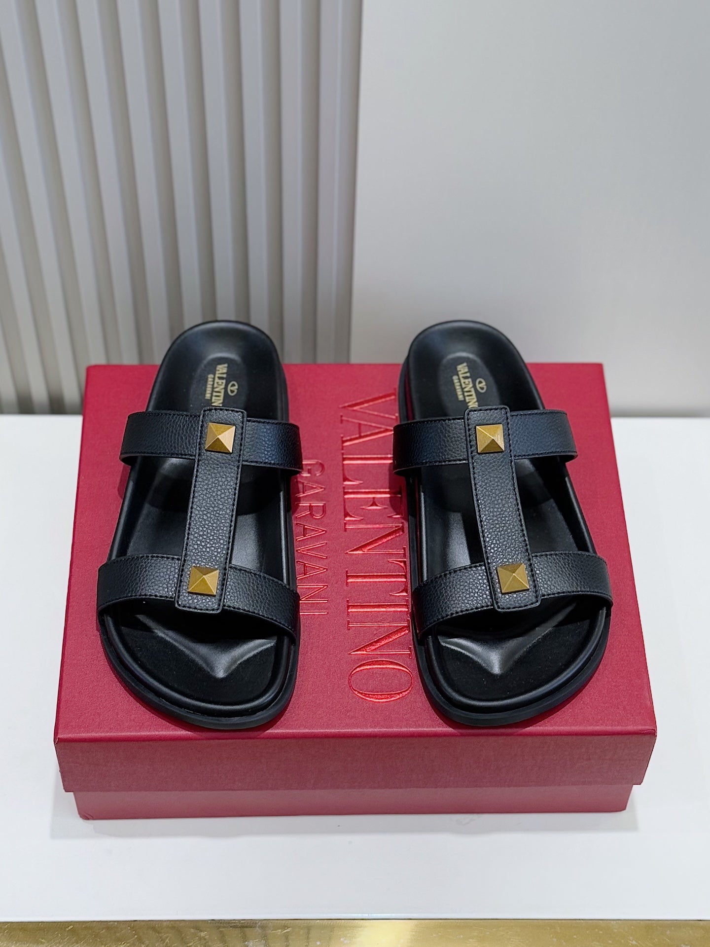 LuxluxHouse Best Quality Sandals Valentino