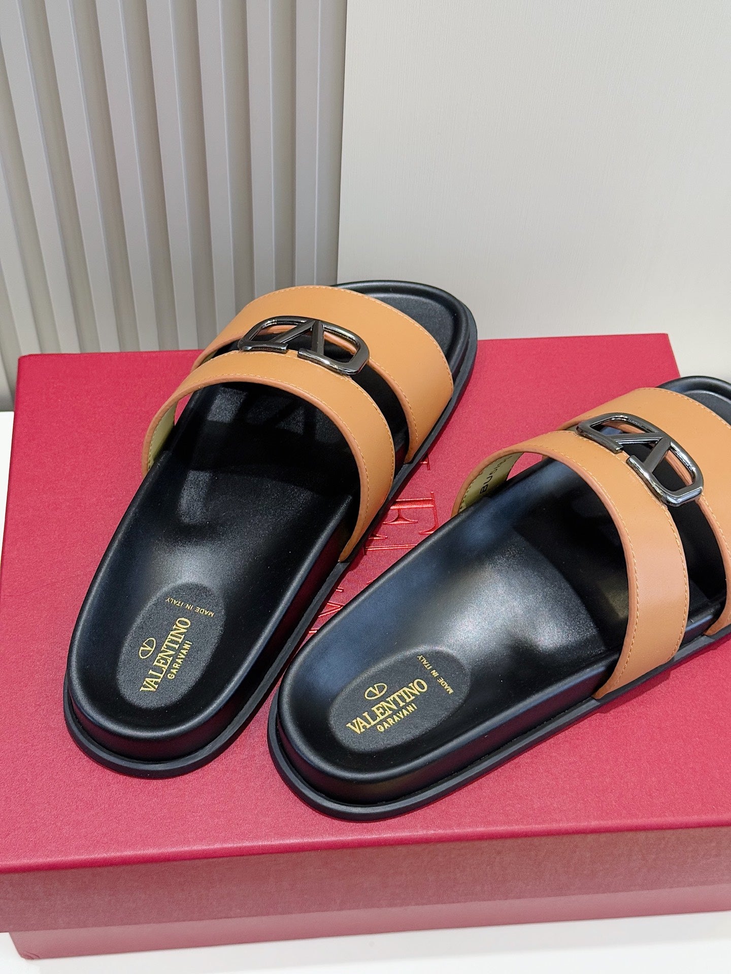 LuxluxHouse Best Quality Sandals Valentino
