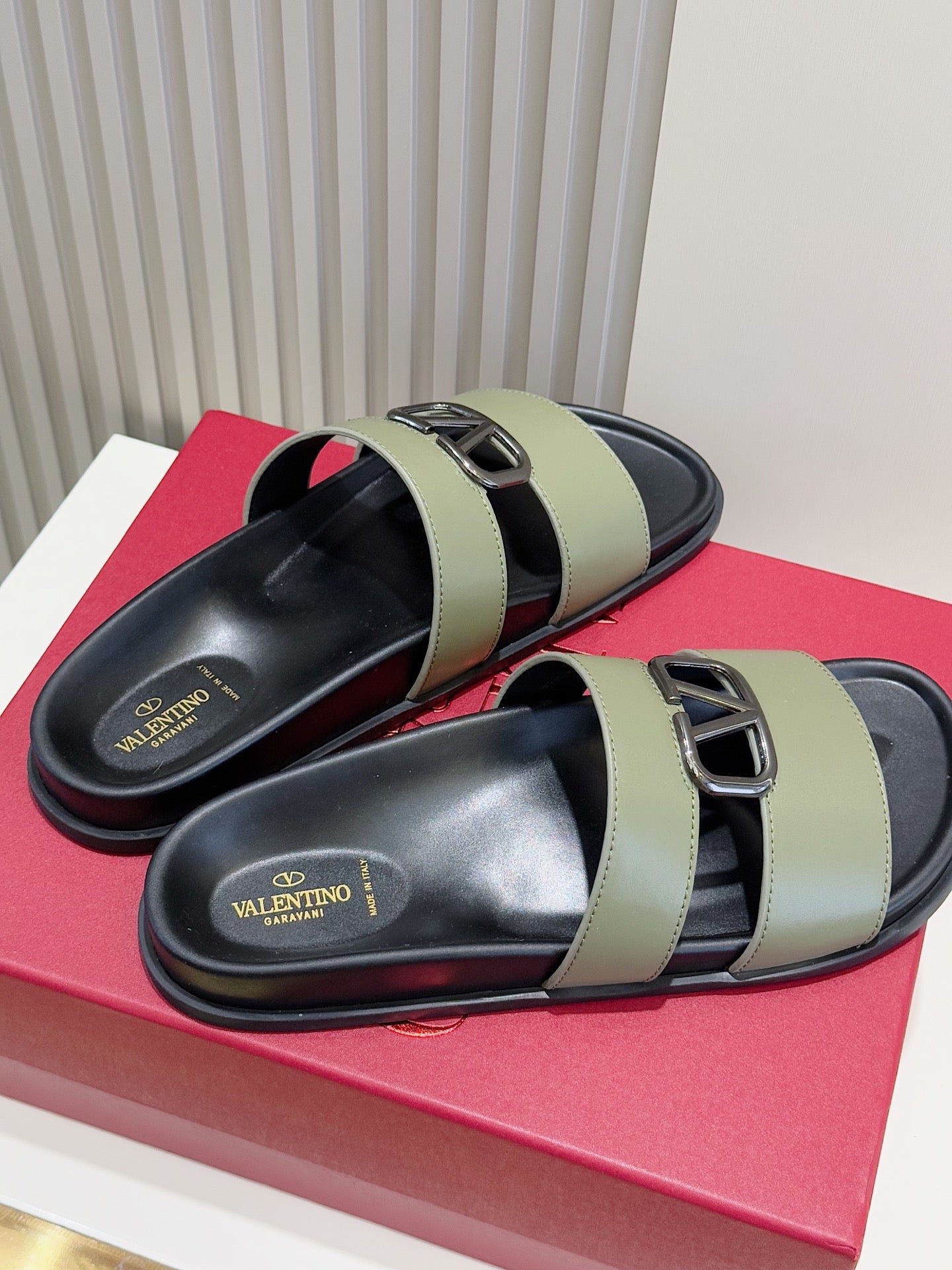 LuxluxHouse Best Quality Sandals Valentino
