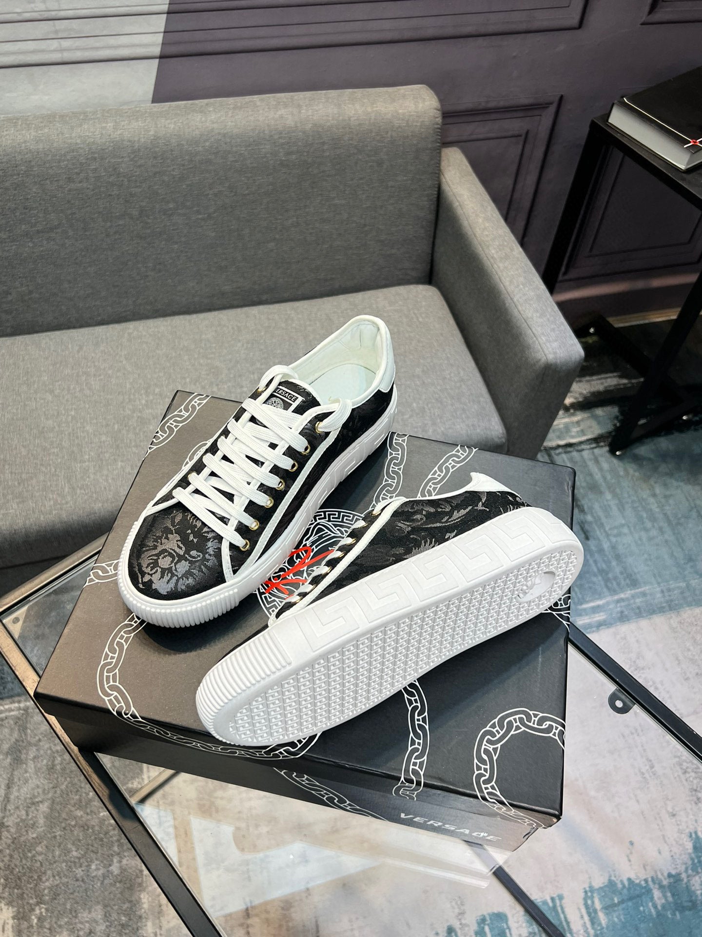 LuxluxHouse Best Quality Shoes Versace