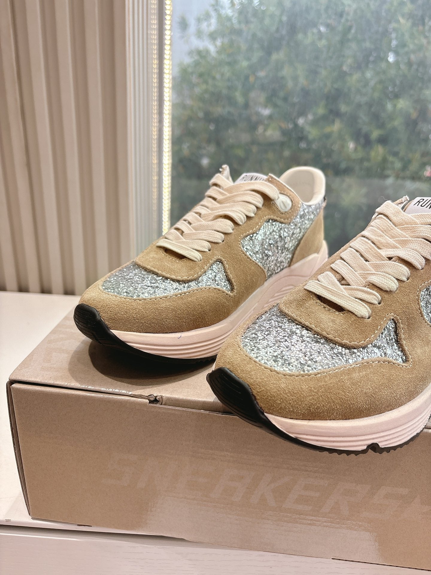 LuxluxHouse Best Quality Shoes Golden Goose