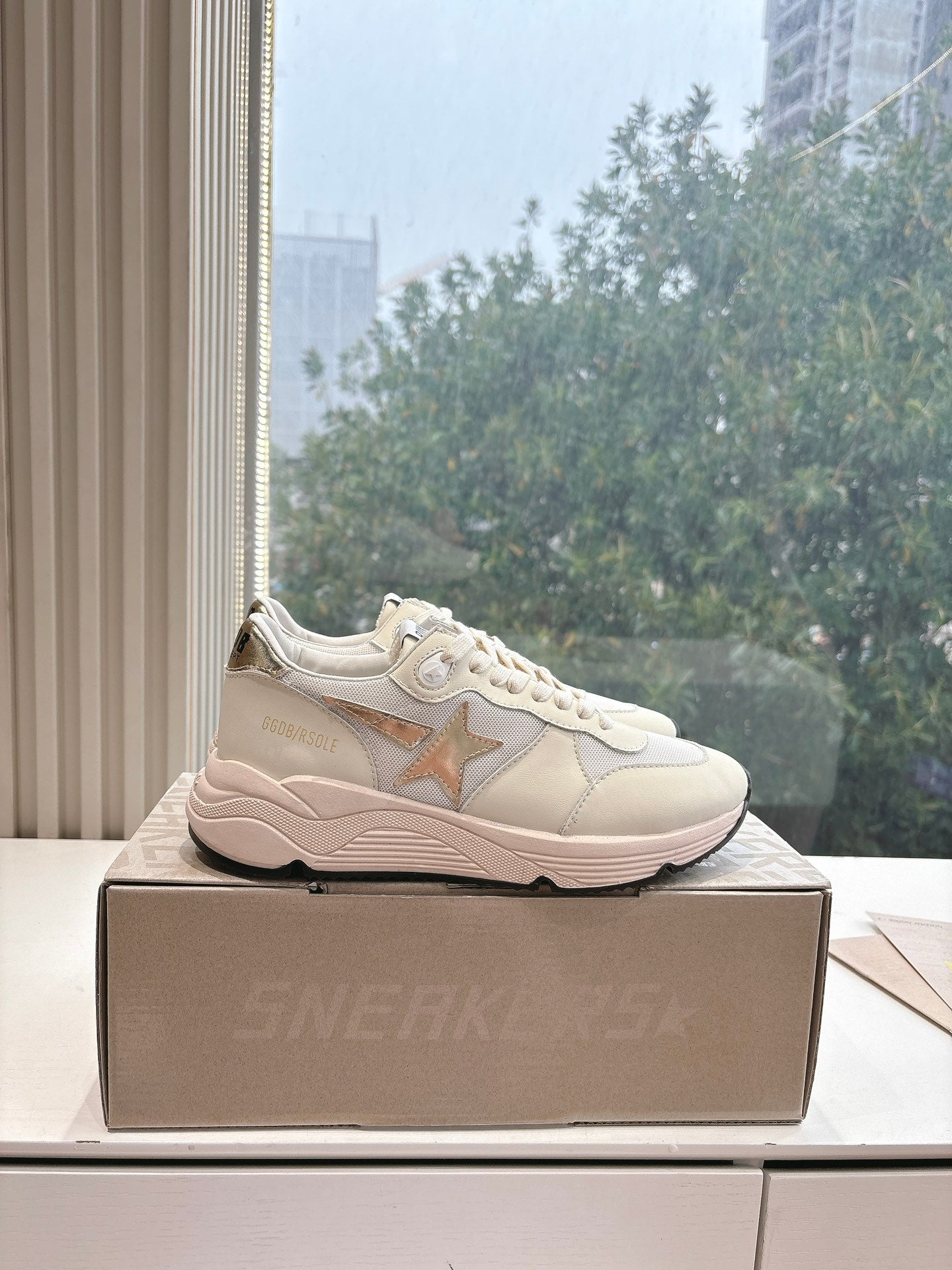 LuxluxHouse Best Quality Shoes Golden Goose