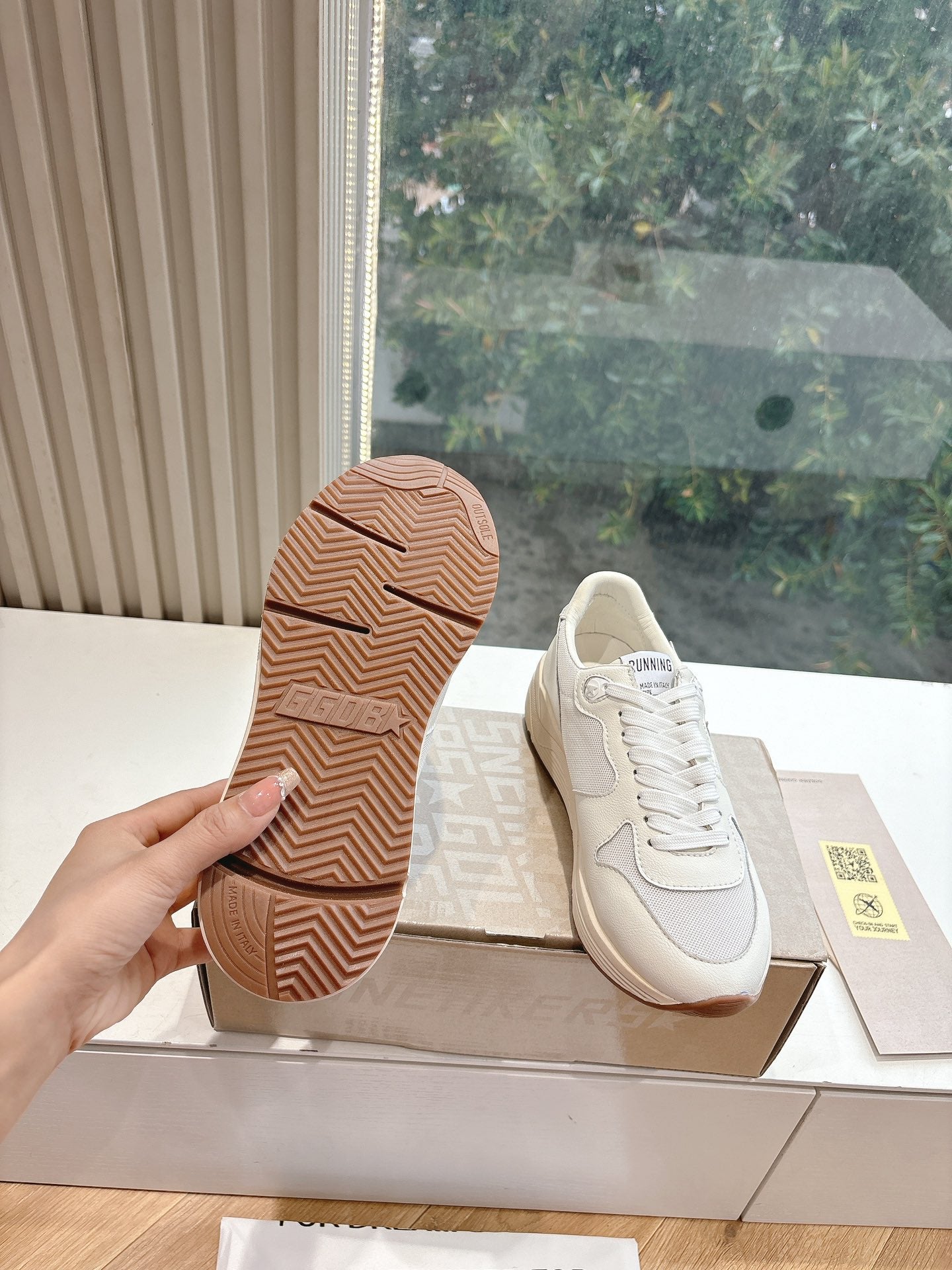LuxluxHouse Best Quality Shoes Golden Goose