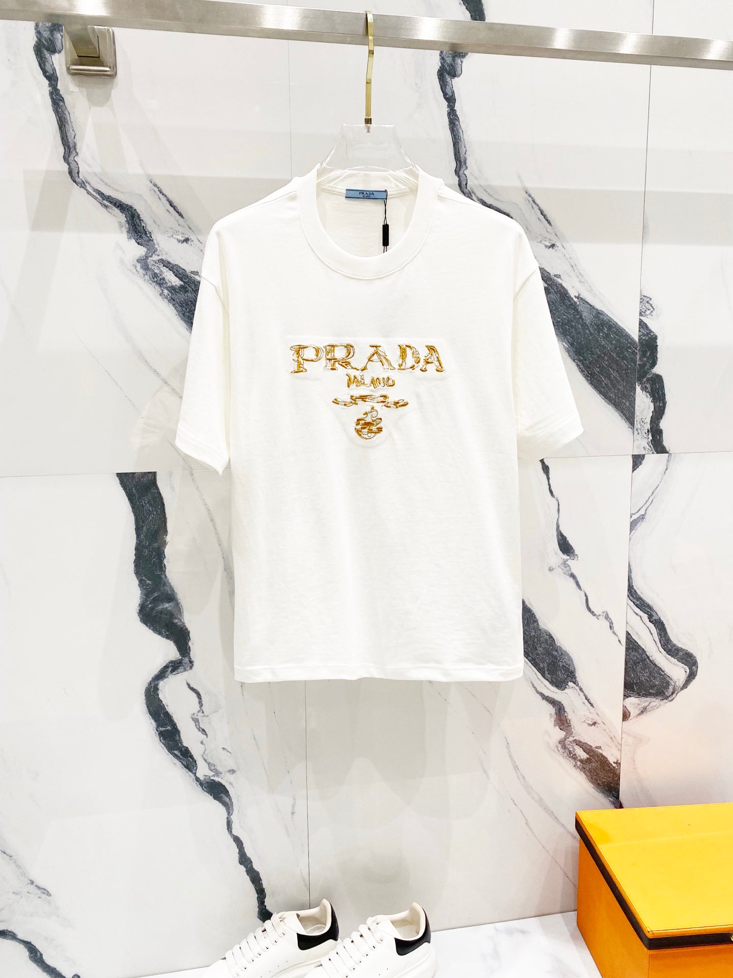 LuxluxHouse Best Quality Clothes T-shirt Prada