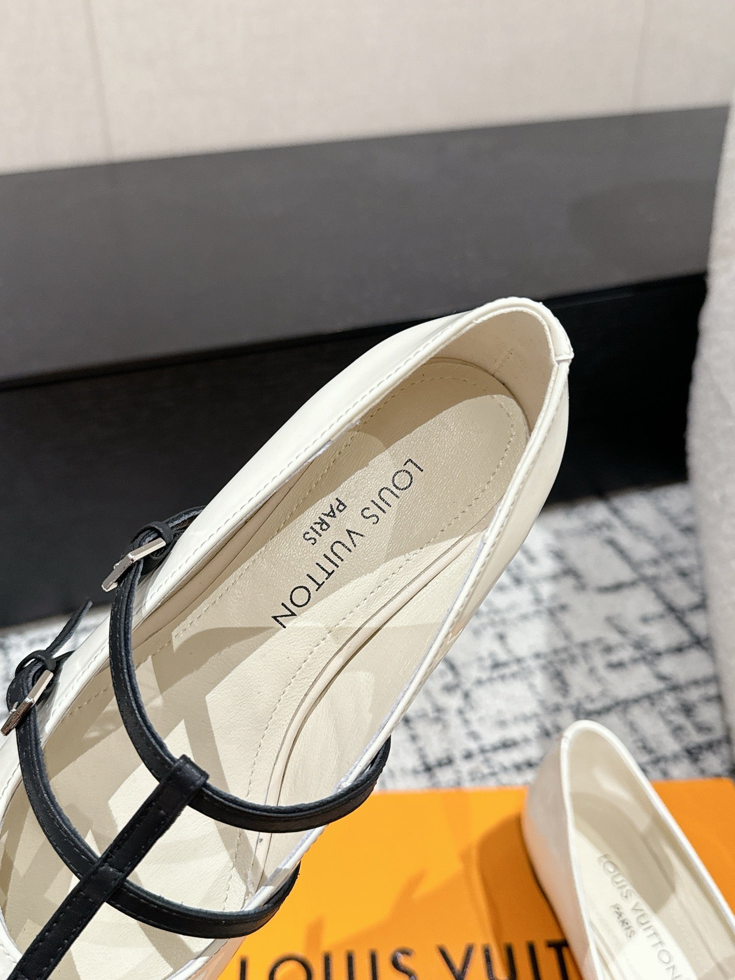 LuxluxHouse Best Quality Women Shoes Louis Vuitton