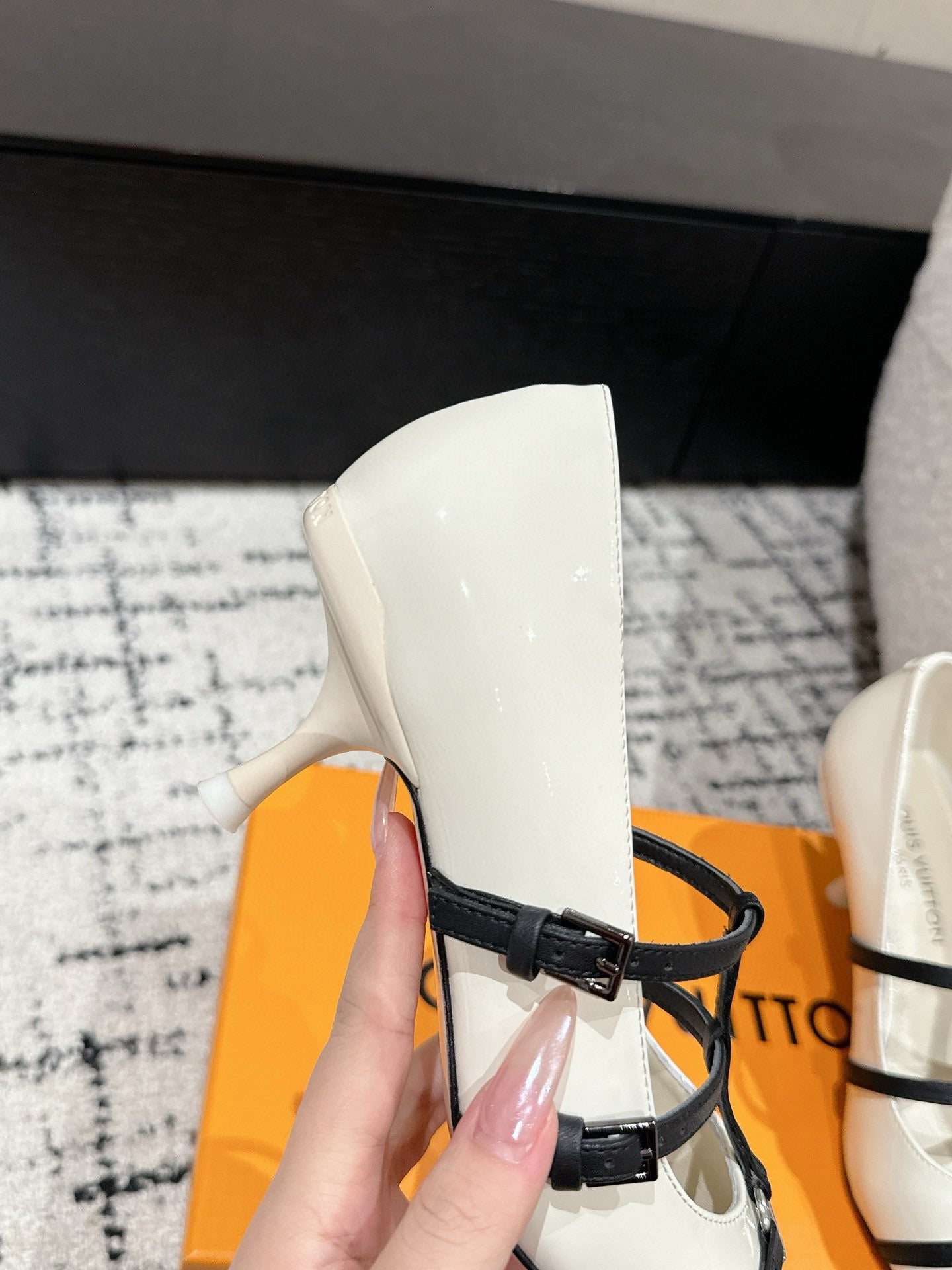 LuxluxHouse Best Quality Women Shoes Louis Vuitton