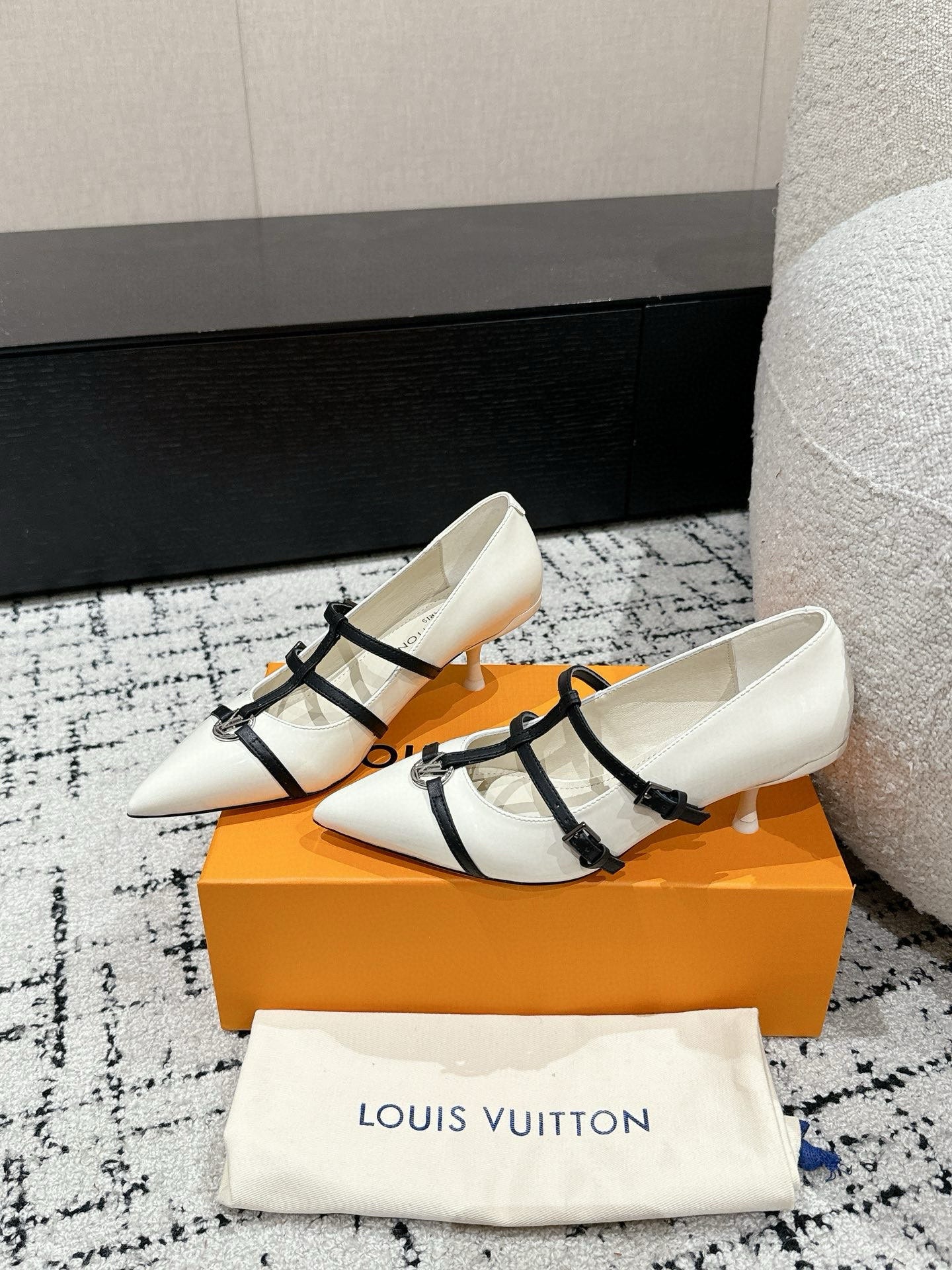 LuxluxHouse Best Quality Women Shoes Louis Vuitton