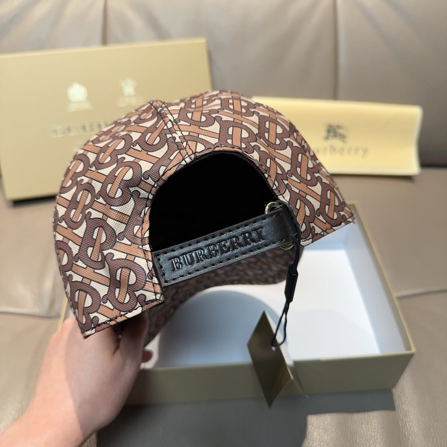 LuxluxHouse Best Quality Burberry Caps